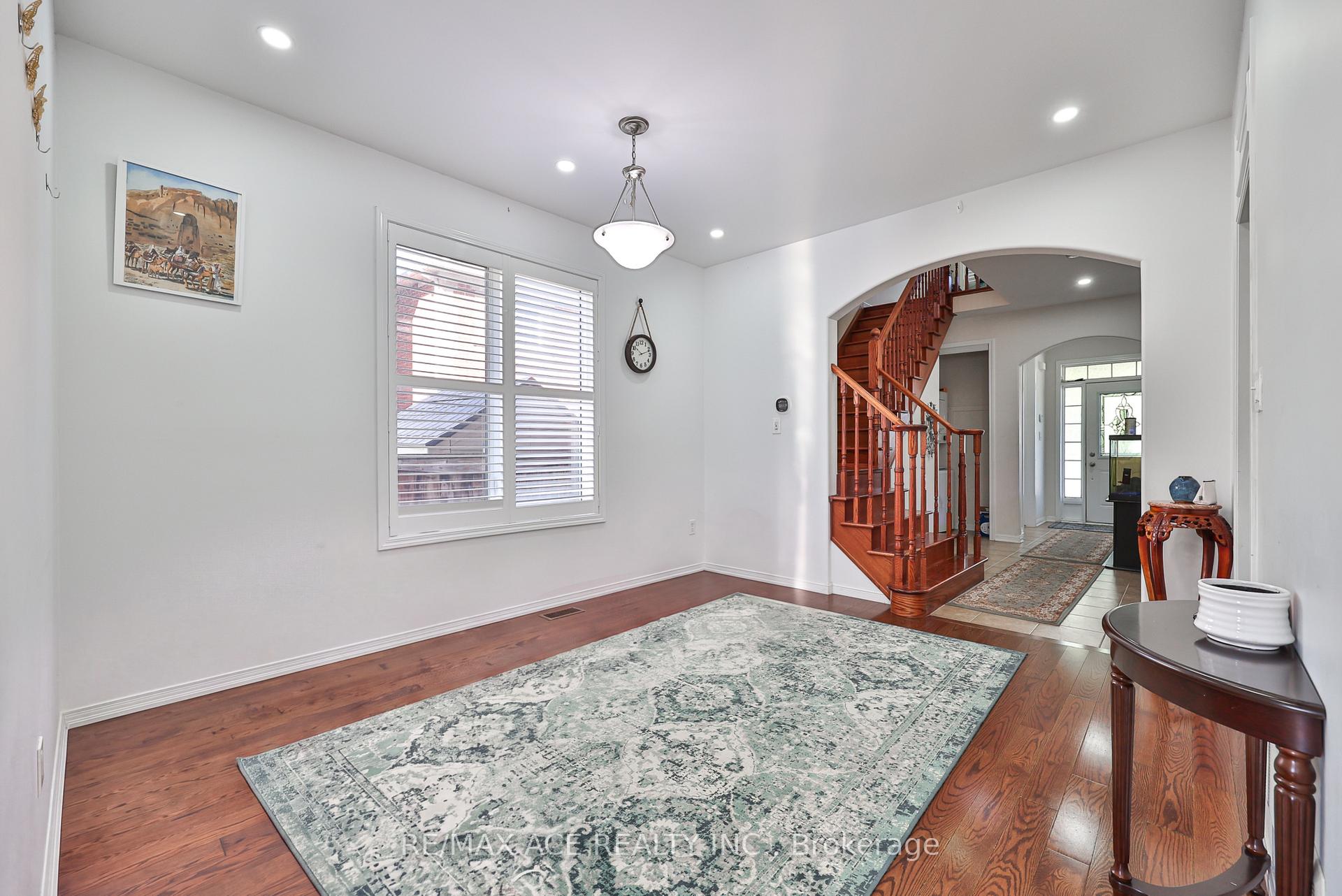 Photo 6 of 1819 Misthollow Drive, Pickering, Duffin Heights — HOMEH