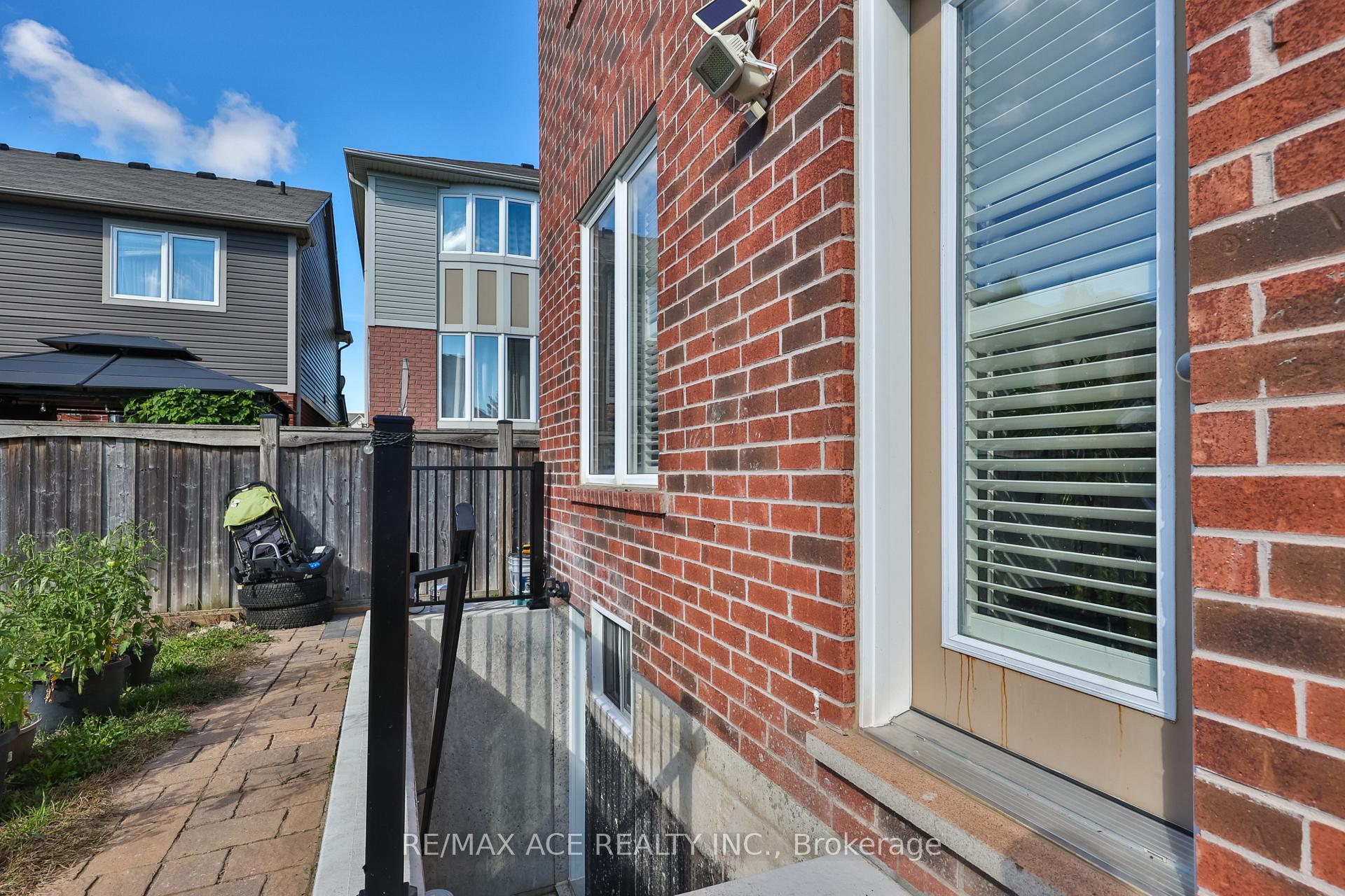 Photo 23 of 1819 Misthollow Drive, Pickering, Duffin Heights — HOMEH