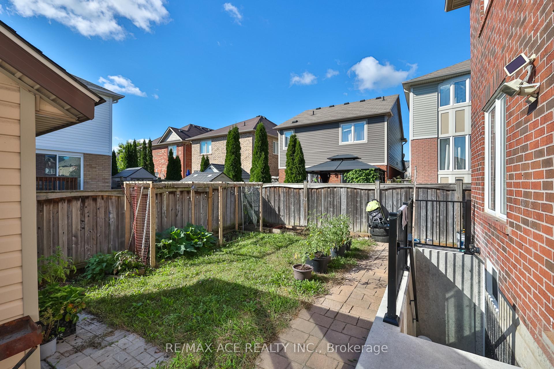 Photo 24 of 1819 Misthollow Drive, Pickering, Duffin Heights — HOMEH
