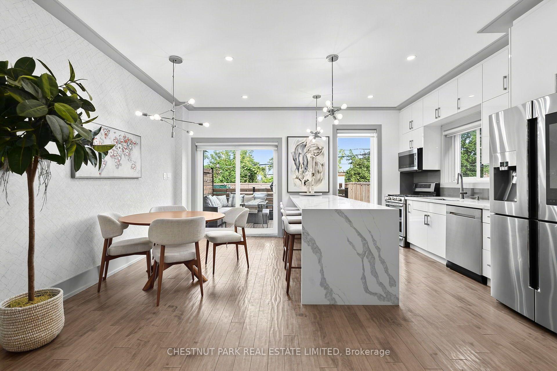 Photo 7 of 15 Nineteeth Street, Etobicoke, New Toronto — HOMEH