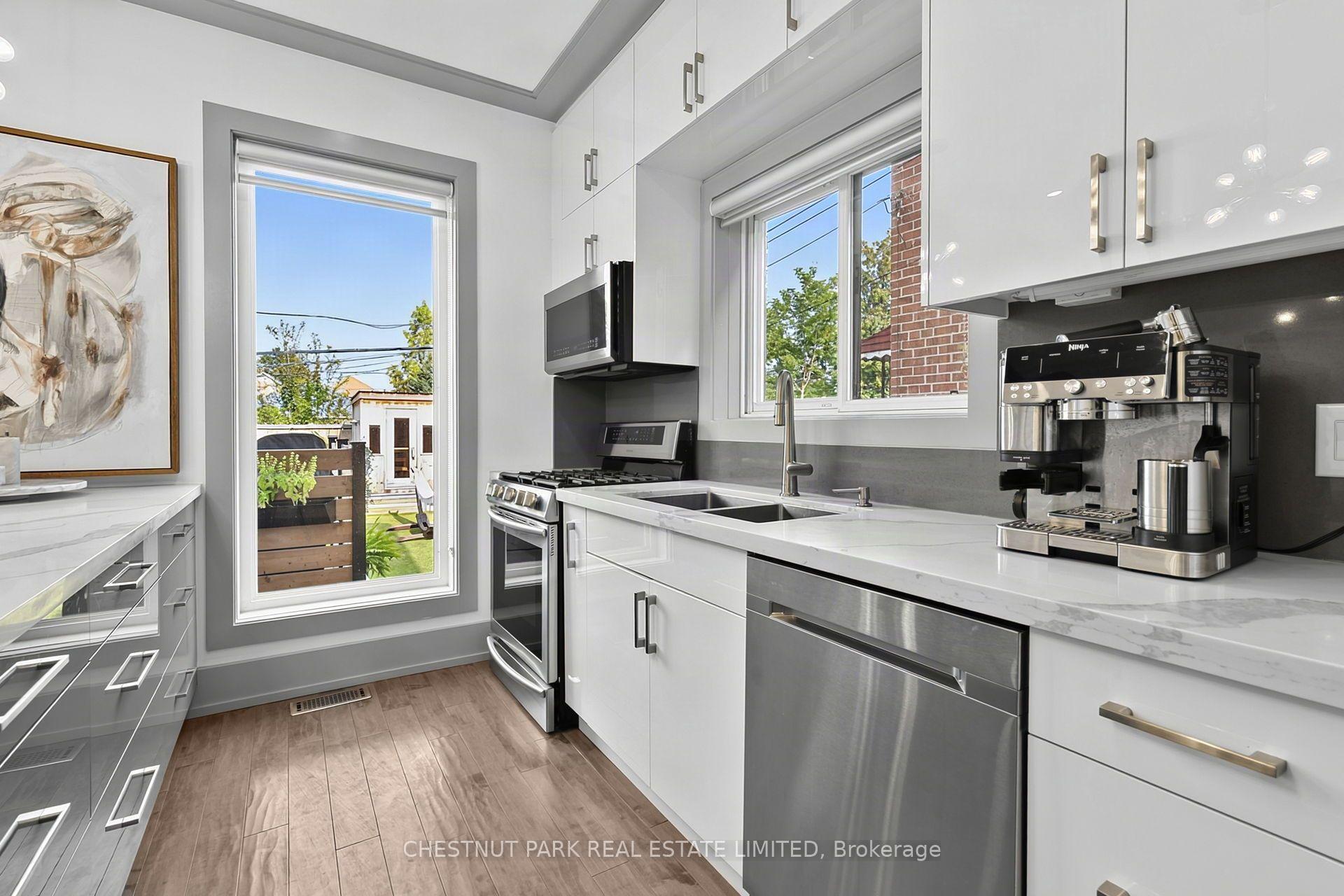 Photo 15 of 15 Nineteeth Street, Etobicoke, New Toronto — HOMEH