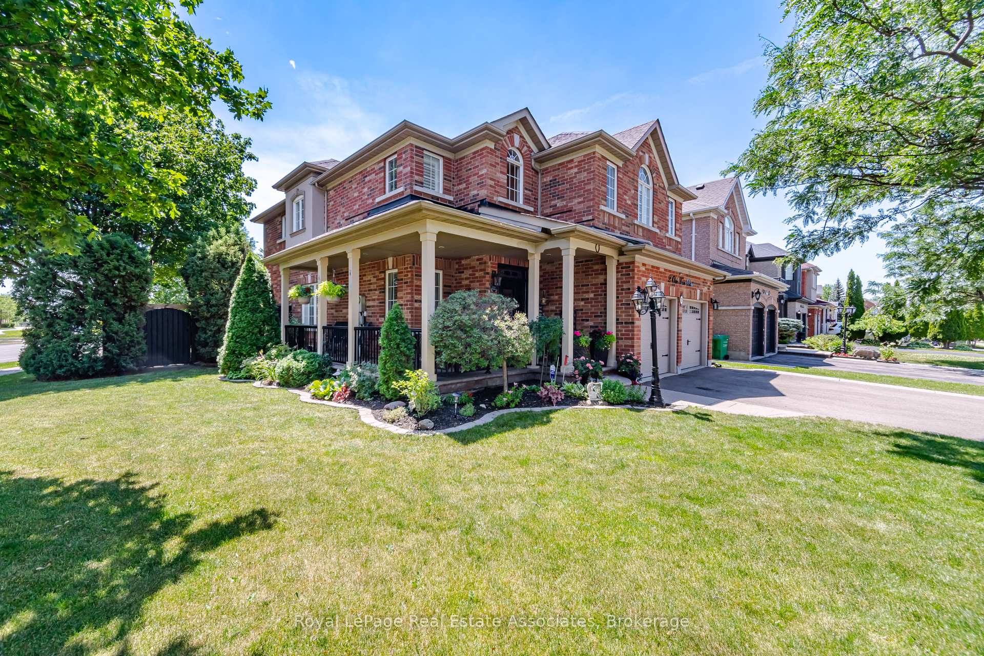 Photo 2 of 2 Olde Town Road, Brampton, Fletcher's Creek Village — HOMEH
