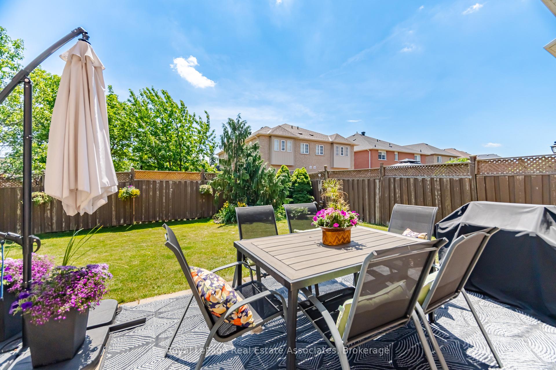 Photo 42 of 2 Olde Town Road, Brampton, Fletcher's Creek Village — HOMEH