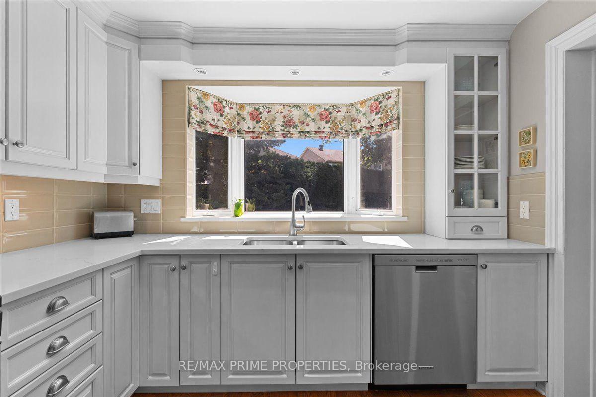 Photo 19 of 1020 Driftwood Crescent, Ottawa, Convent Glen — HOMEH