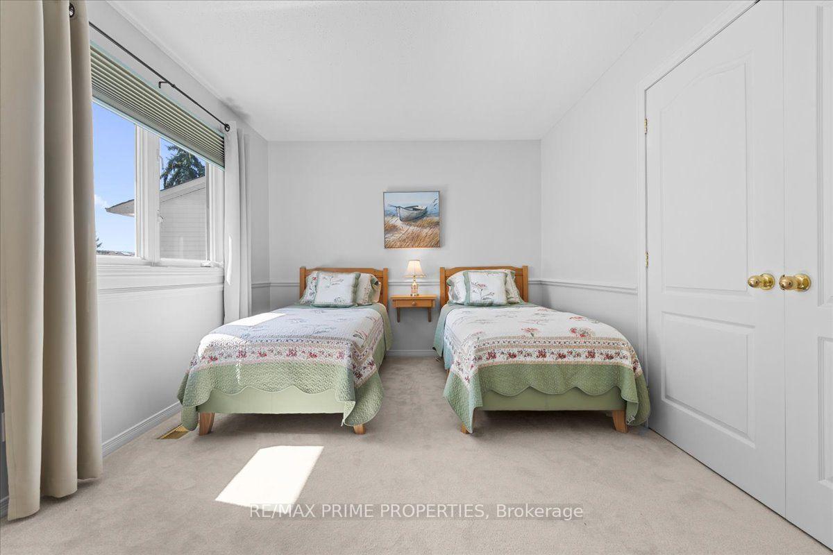 Photo 33 of 1020 Driftwood Crescent, Ottawa, Convent Glen — HOMEH