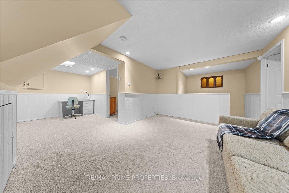 Photo 35 of 1020 Driftwood Crescent, Ottawa, Convent Glen — HOMEH