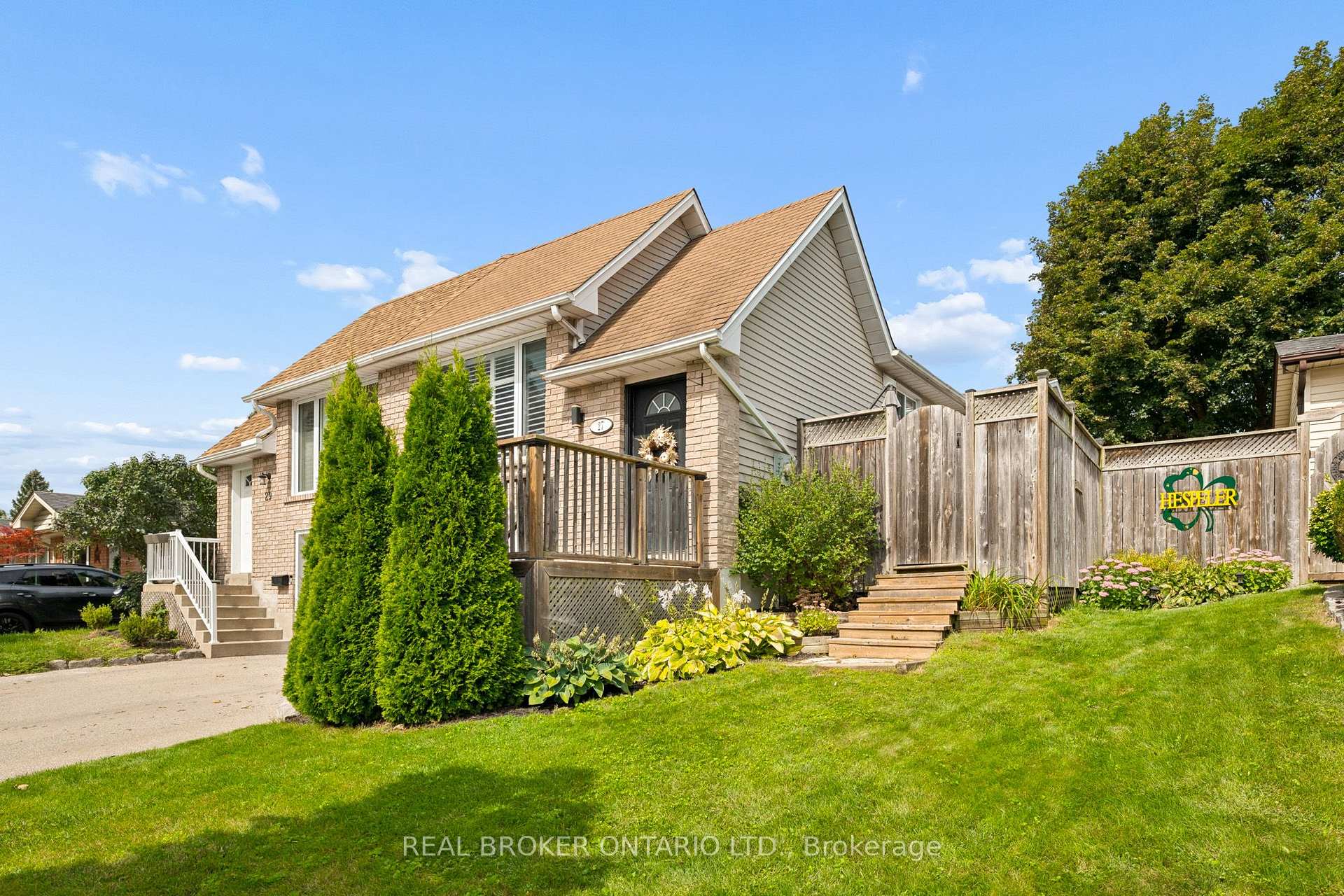 Photo 3 of 27 Nickolas Crescent, Cambridge, Silver Heights — HOMEH