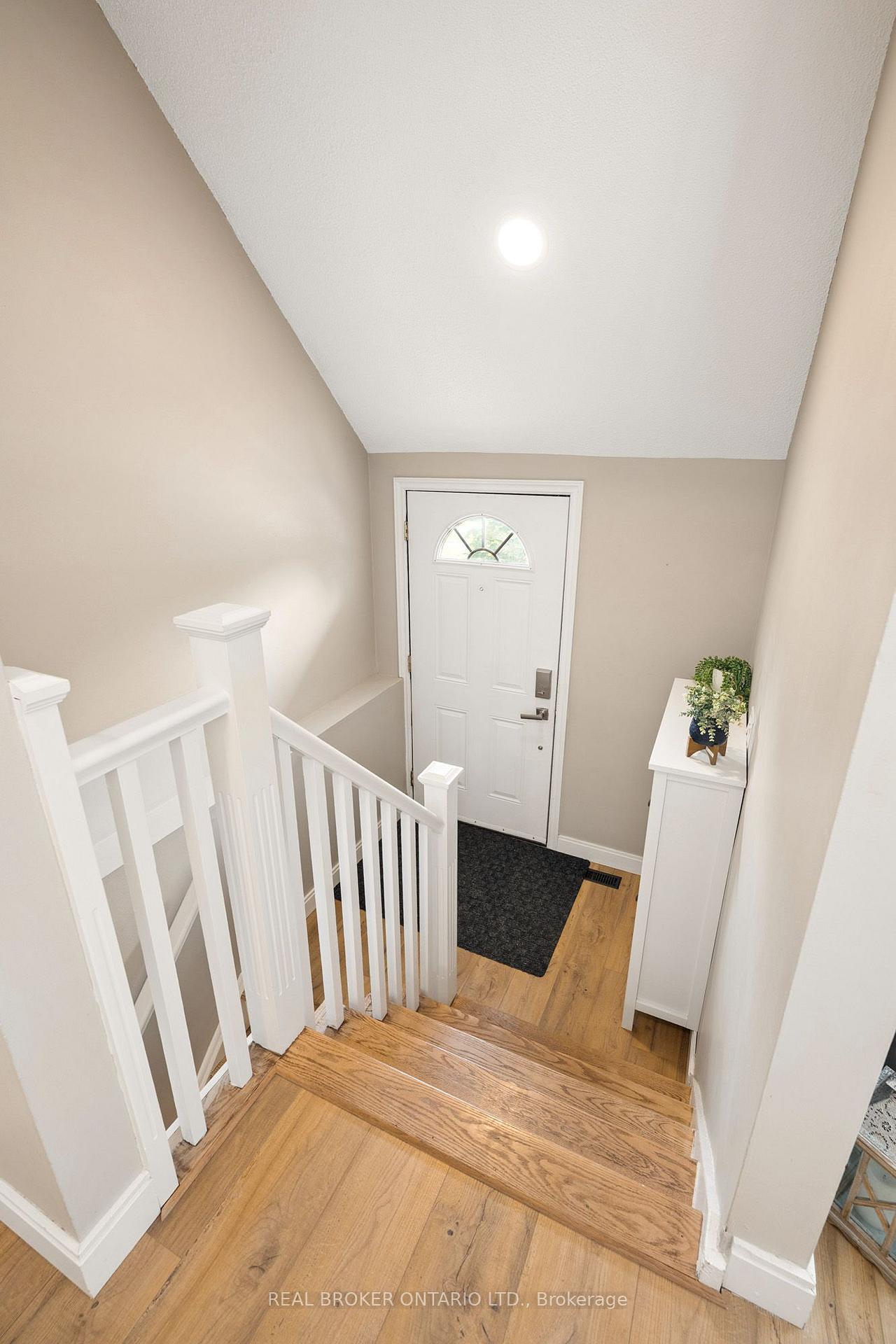 Photo 7 of 27 Nickolas Crescent, Cambridge, Silver Heights — HOMEH