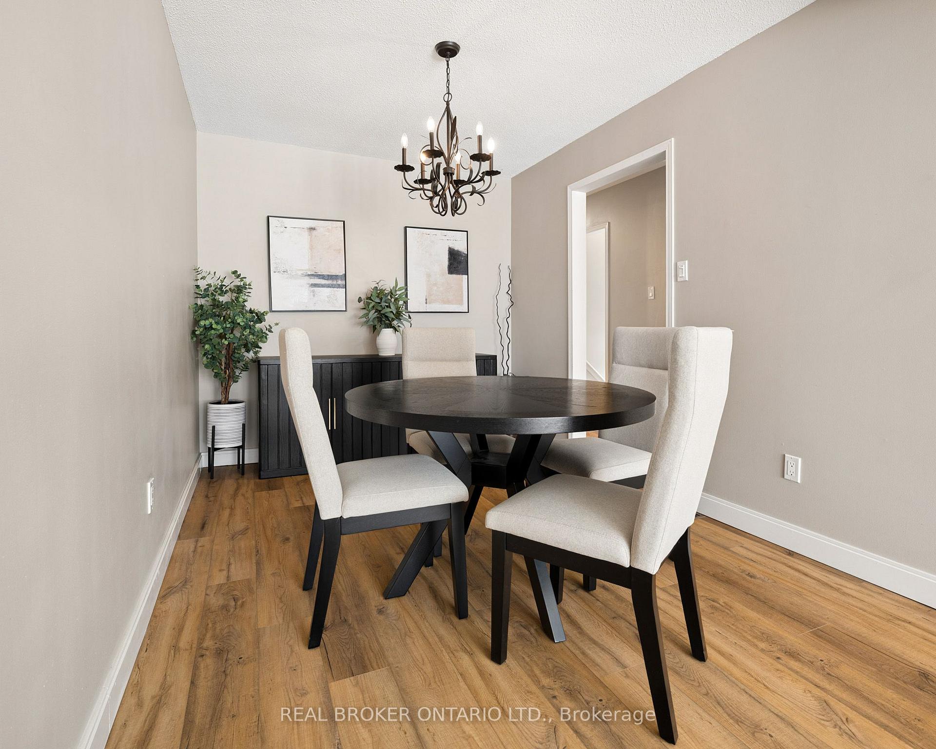 Photo 9 of 27 Nickolas Crescent, Cambridge, Silver Heights — HOMEH