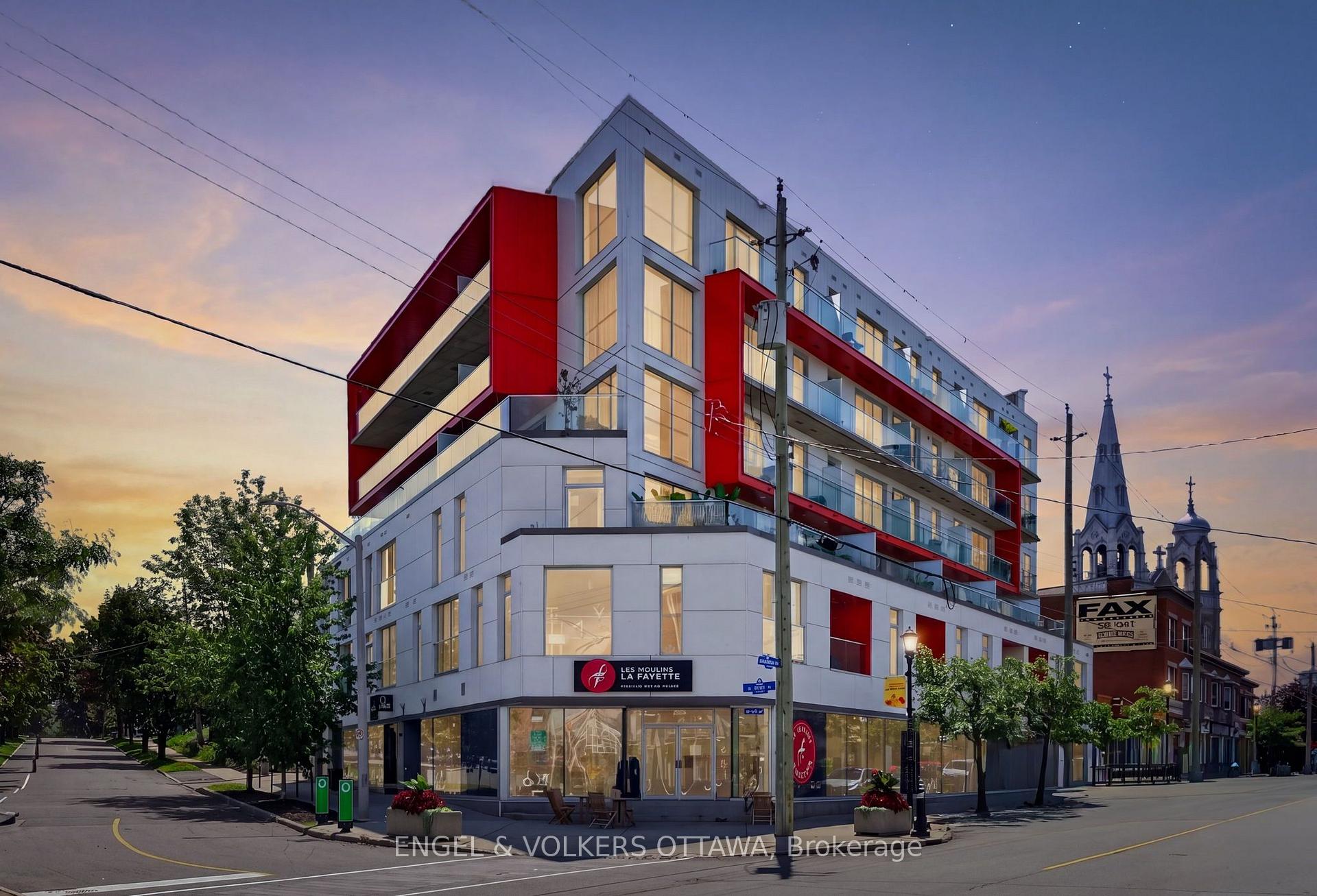 Photo of Unit 403, 1000 Wellington Street W