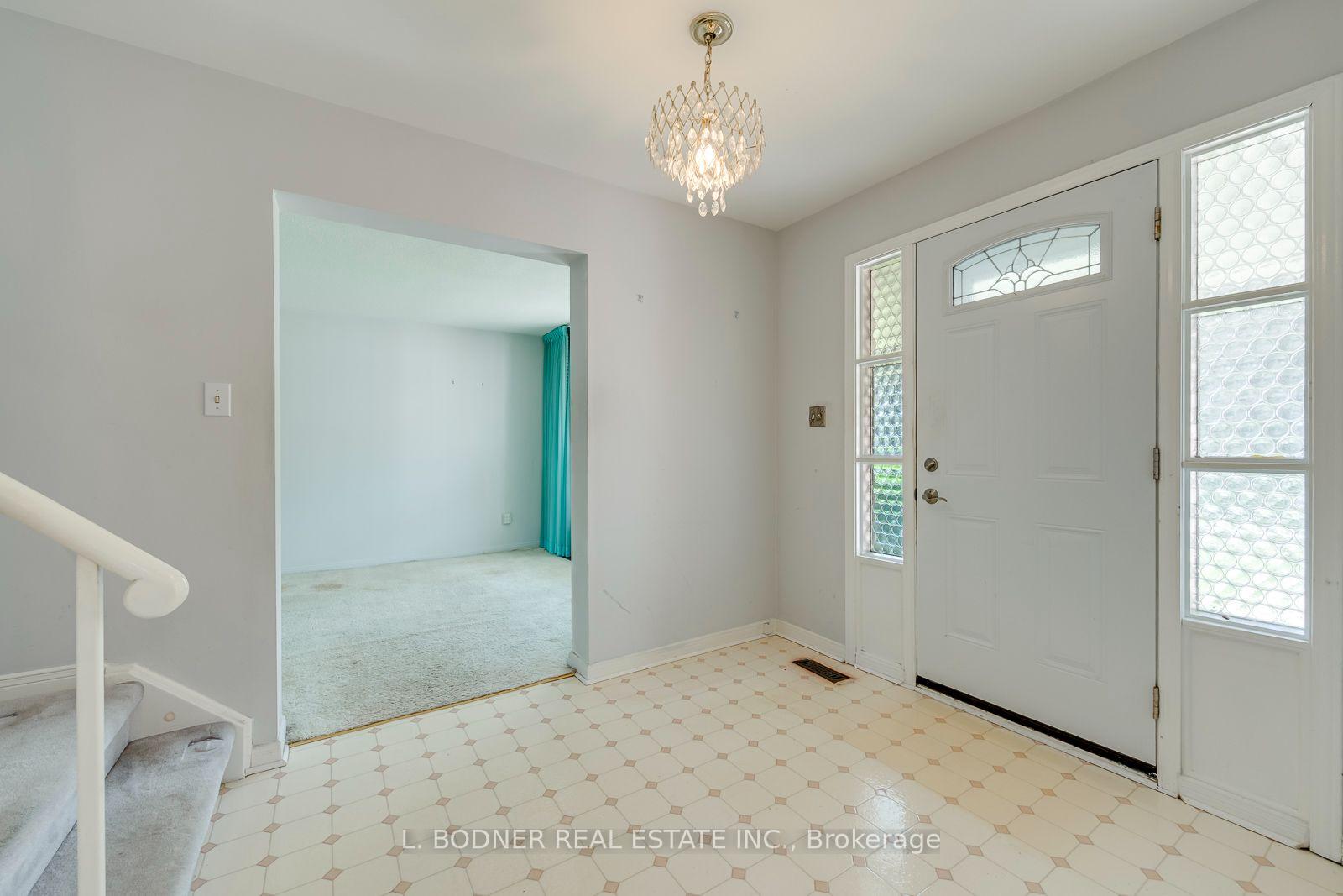Photo 3 of 4141 Garrowhill Trail, Mississauga, Rathwood — HOMEH