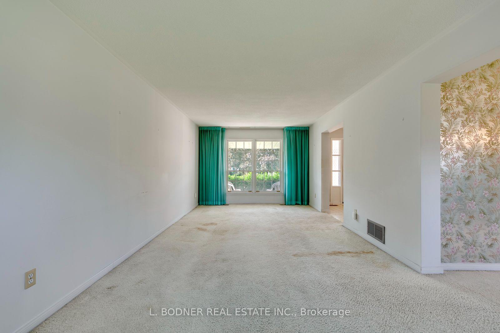 Photo 4 of 4141 Garrowhill Trail, Mississauga, Rathwood — HOMEH