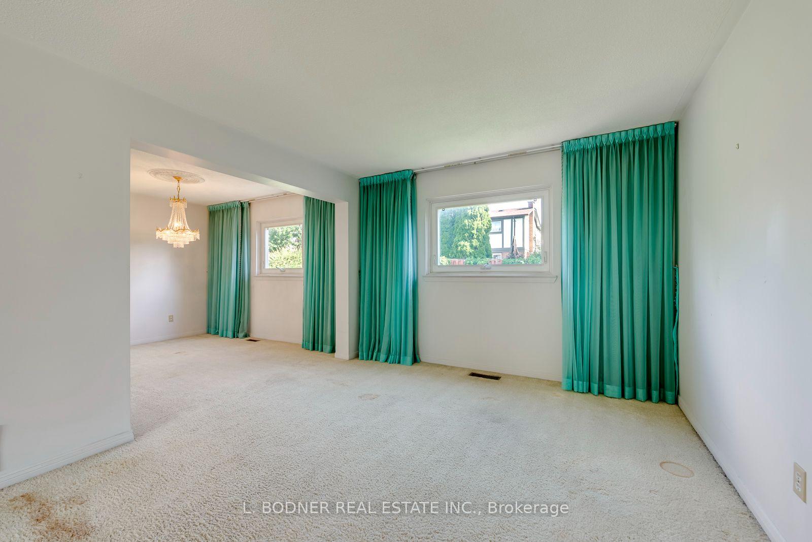 Photo 6 of 4141 Garrowhill Trail, Mississauga, Rathwood — HOMEH