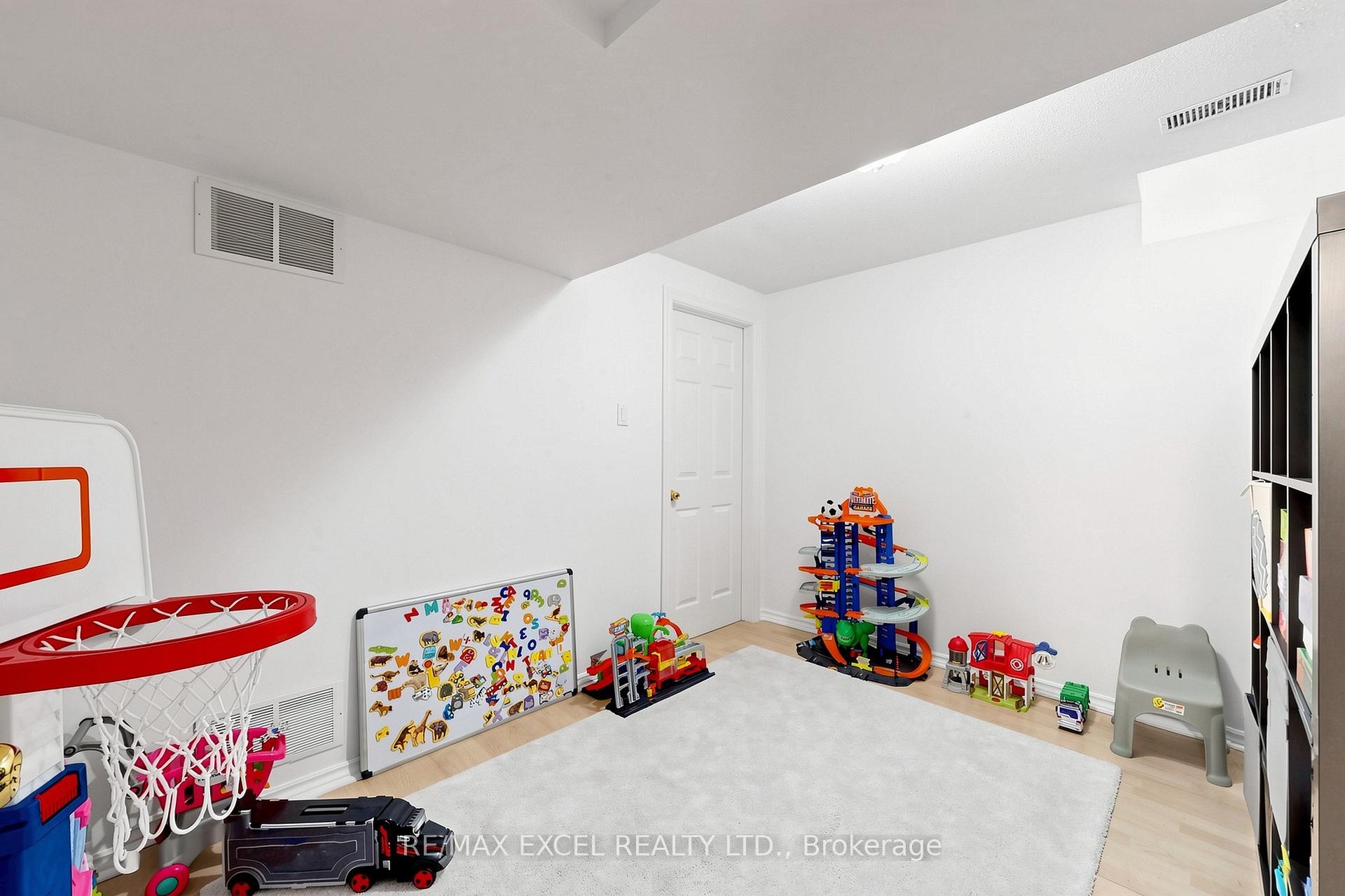 Photo 44 of 8 Hammersly Boulevard, Markham, Wismer — HOMEH