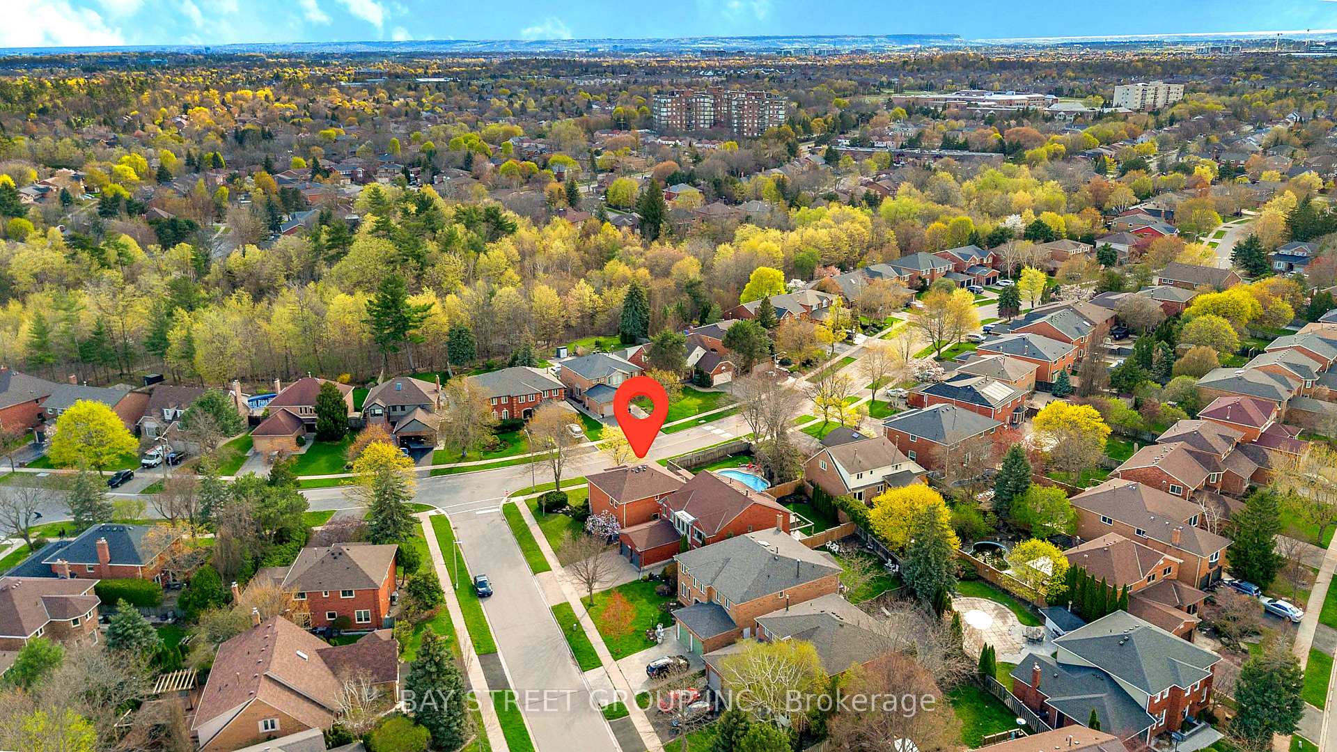 Photo 3 of 1305 Monks Passage, Oakville, Glen Abbey — HOMEH