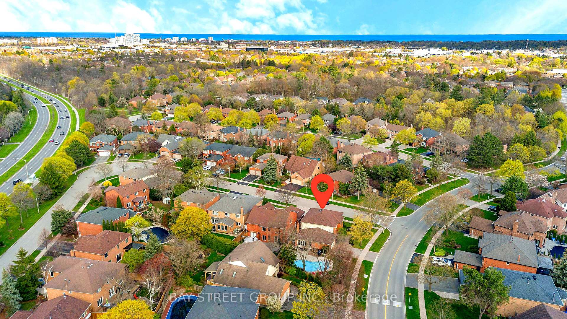 Photo 5 of 1305 Monks Passage, Oakville, Glen Abbey — HOMEH