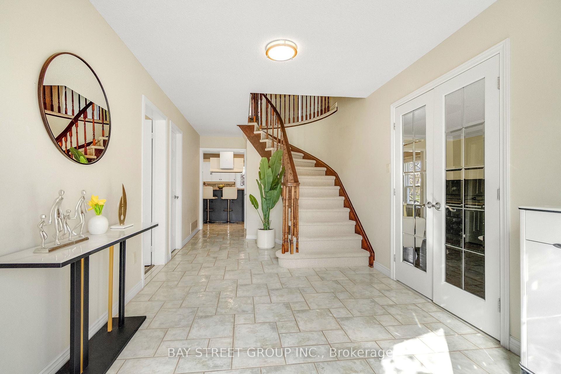 Photo 8 of 1305 Monks Passage, Oakville, Glen Abbey — HOMEH