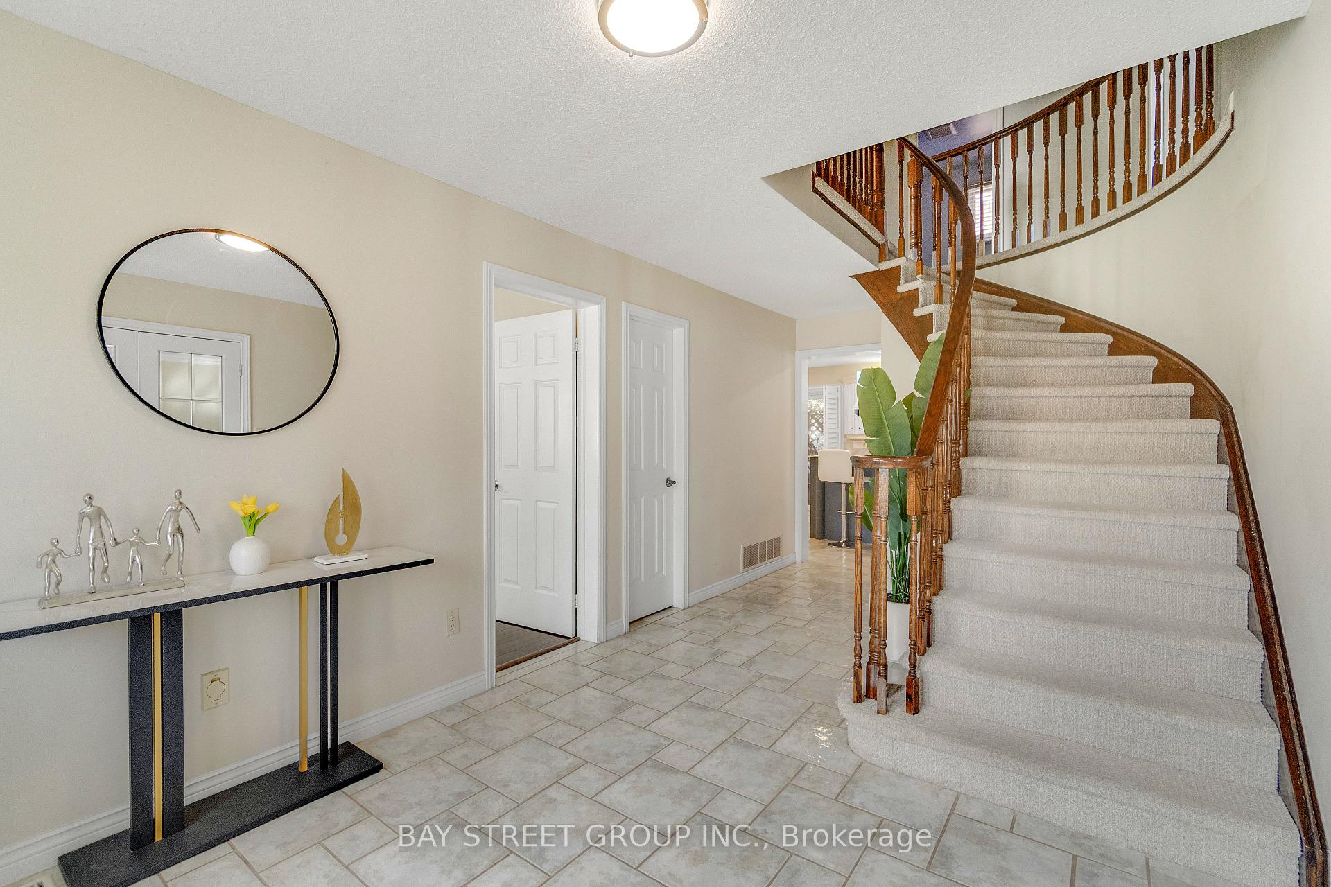 Photo 10 of 1305 Monks Passage, Oakville, Glen Abbey — HOMEH