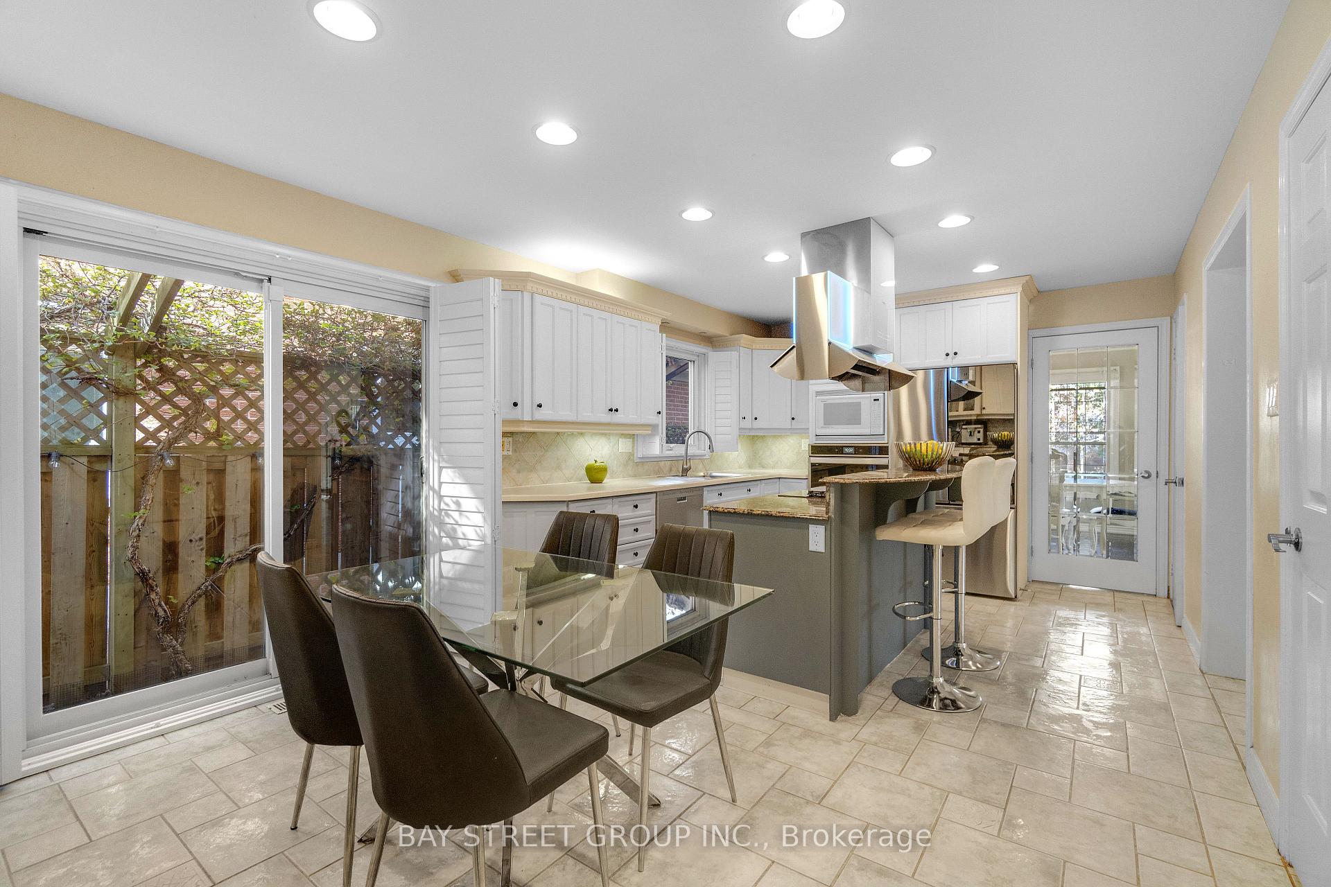 Photo 18 of 1305 Monks Passage, Oakville, Glen Abbey — HOMEH