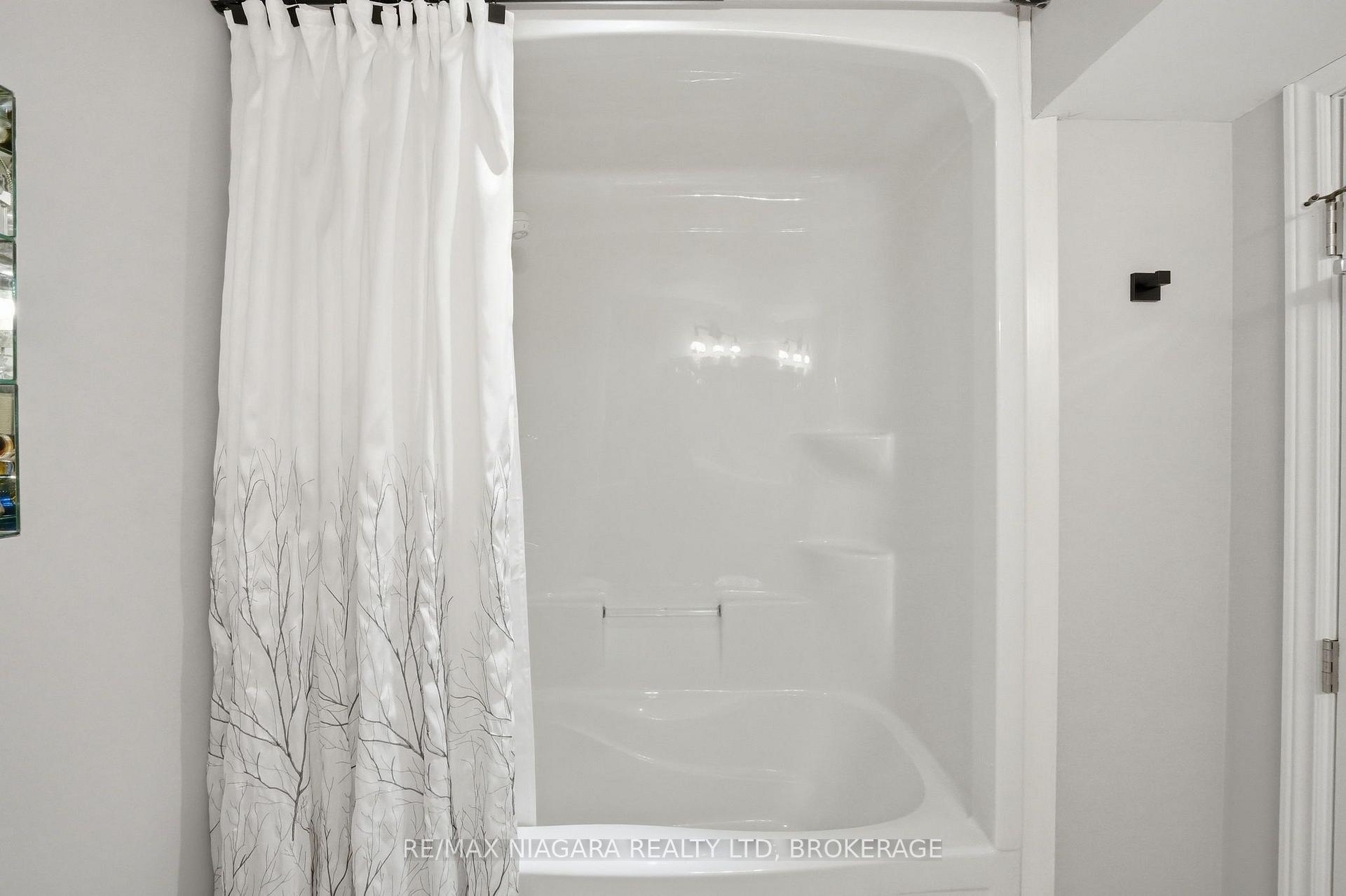 Photo 28 of Unit 10, 99 Linwell Road, St. Catharines, Lakeport — HOMEH