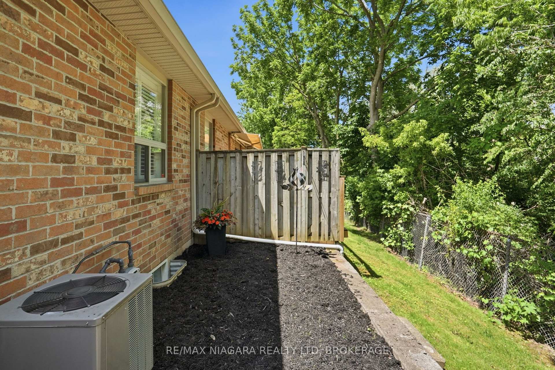 Photo 40 of Unit 10, 99 Linwell Road, St. Catharines, Lakeport — HOMEH