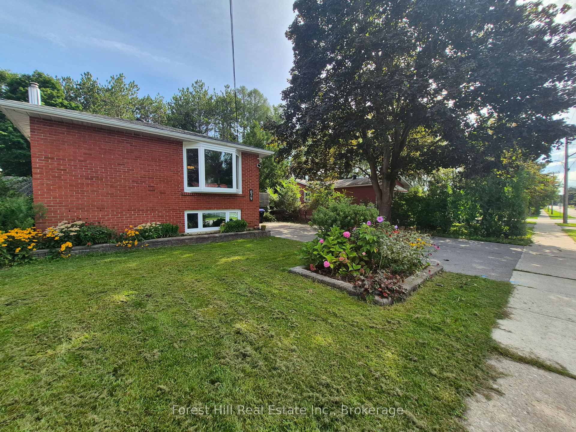 Photo 3 of 679 Simcoe Avenue W, Tay, Port McNicoll — HOMEH