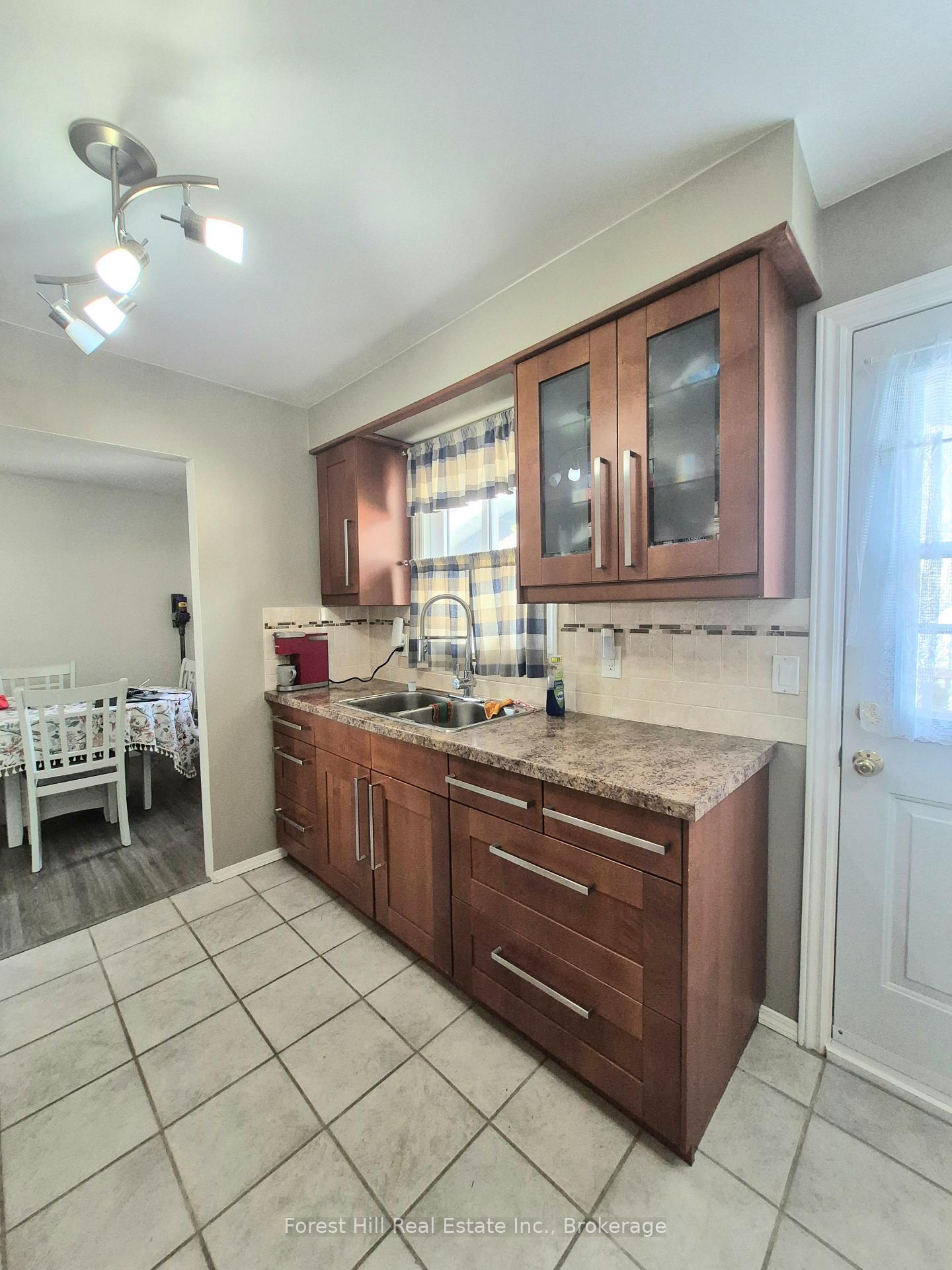 Photo 7 of 679 Simcoe Avenue W, Tay, Port McNicoll — HOMEH
