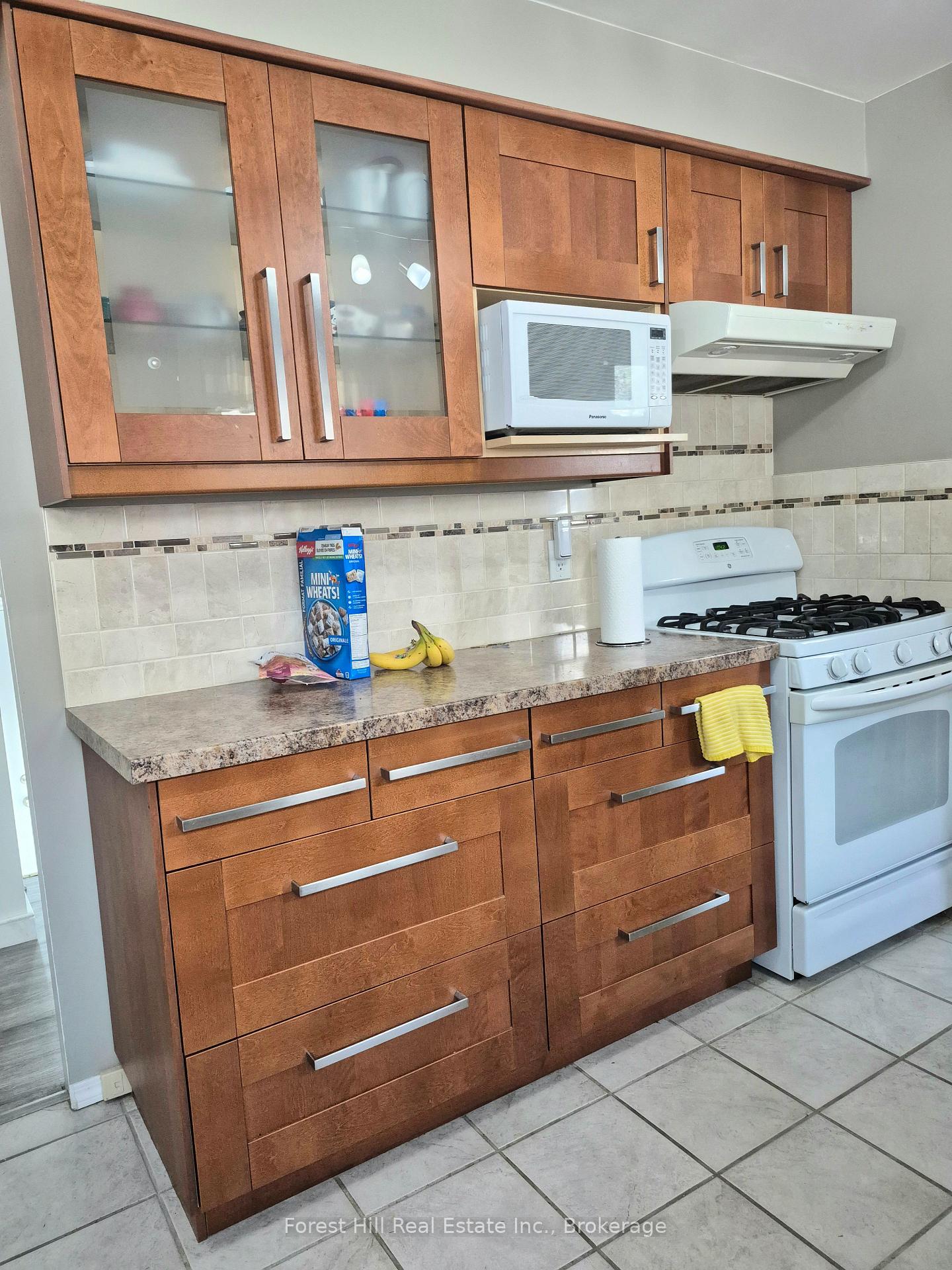 Photo 8 of 679 Simcoe Avenue W, Tay, Port McNicoll — HOMEH