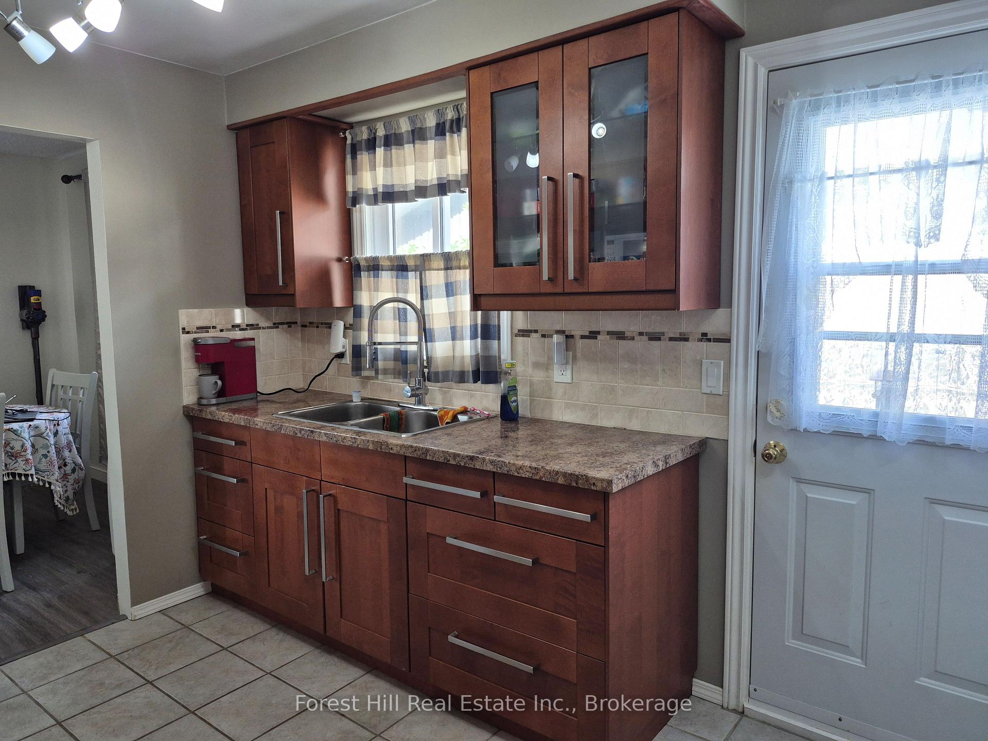 Photo 10 of 679 Simcoe Avenue W, Tay, Port McNicoll — HOMEH