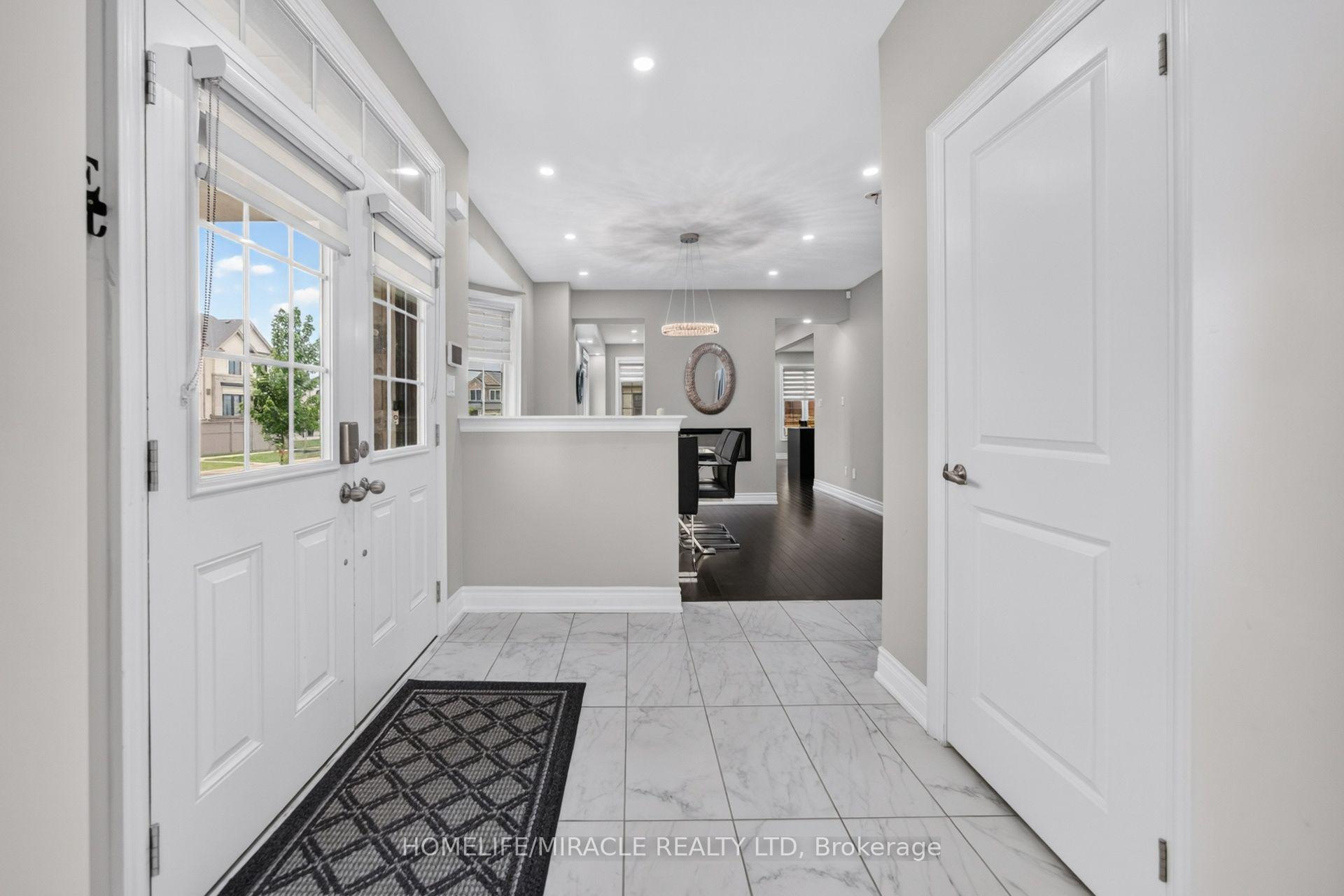 Photo 8 of 4 Vineyard Drive, Brampton, Bram West — HOMEH