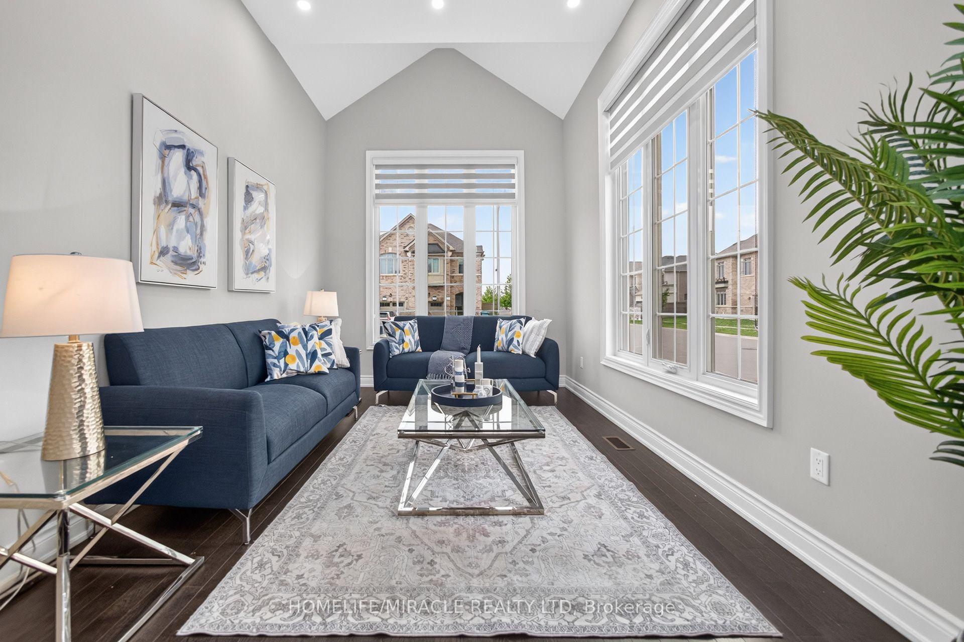 Photo 9 of 4 Vineyard Drive, Brampton, Bram West — HOMEH