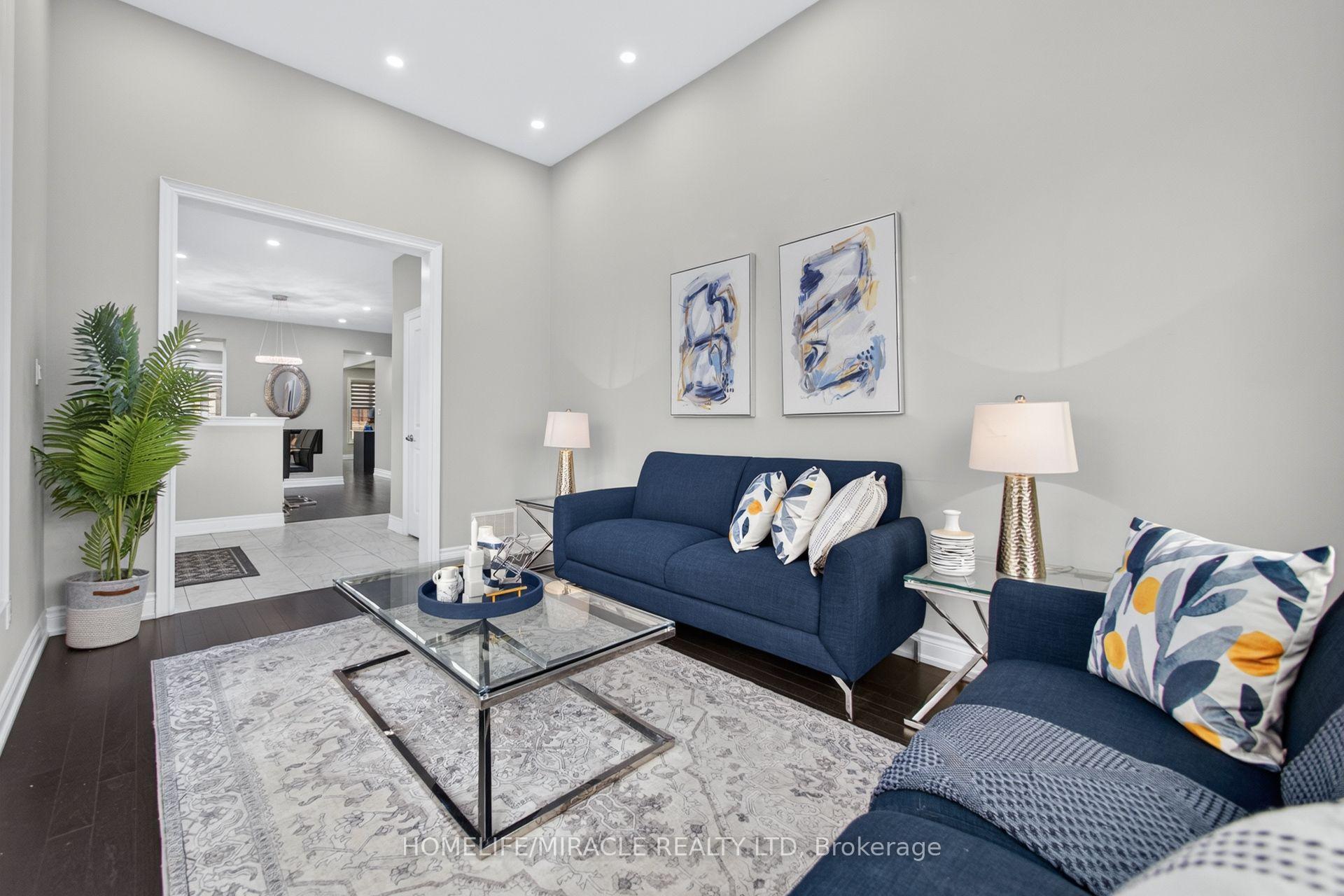 Photo 11 of 4 Vineyard Drive, Brampton, Bram West — HOMEH