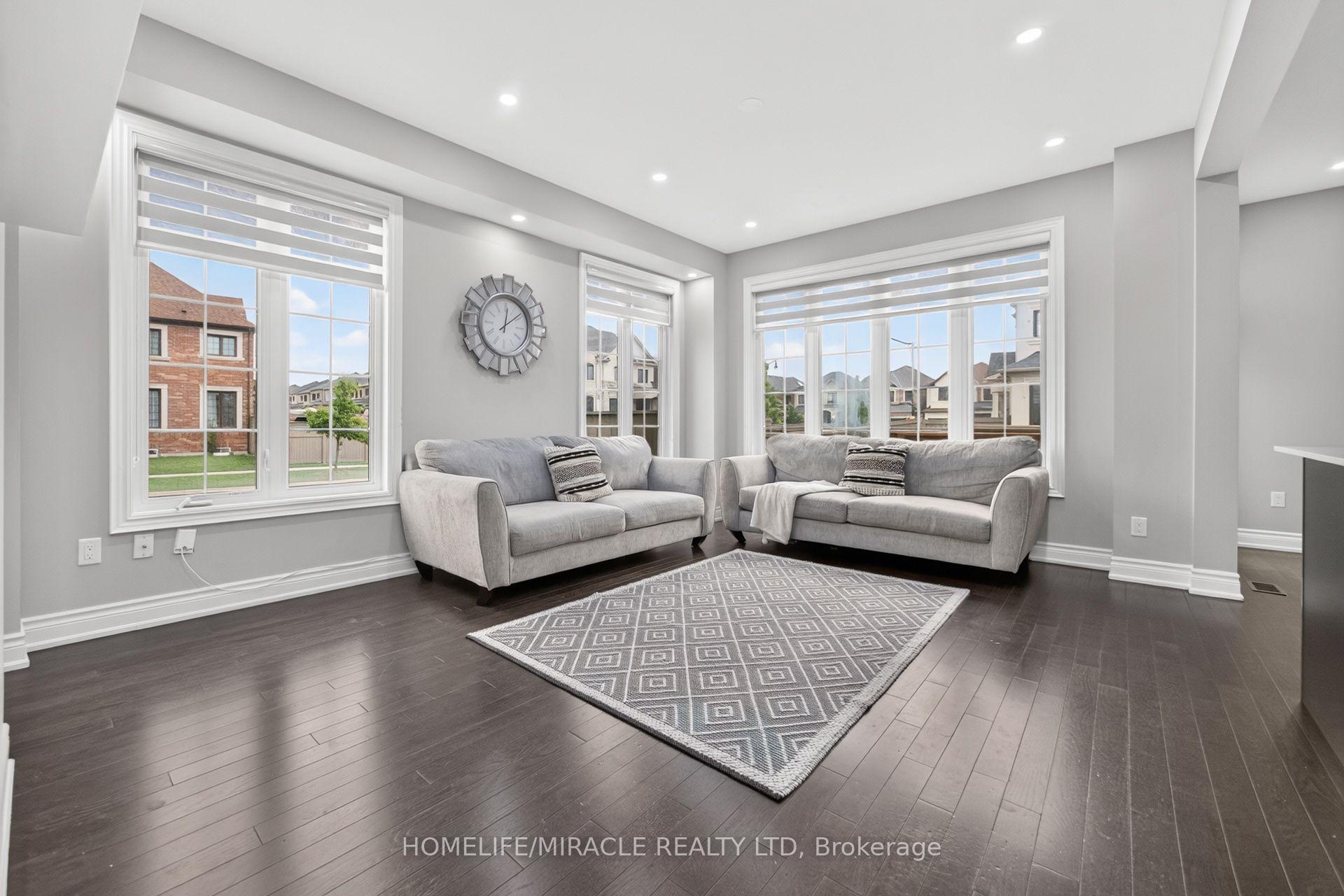 Photo 14 of 4 Vineyard Drive, Brampton, Bram West — HOMEH