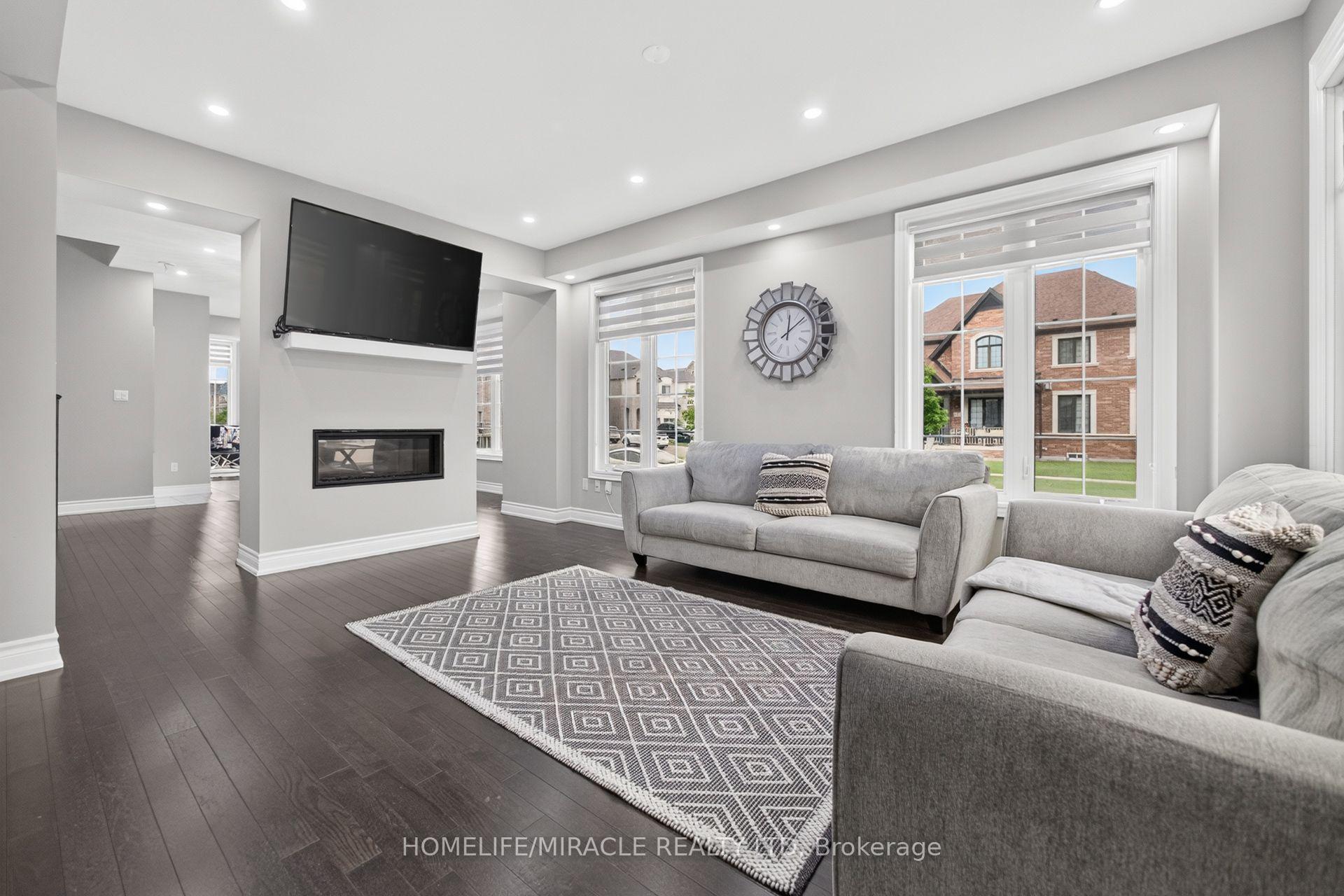 Photo 16 of 4 Vineyard Drive, Brampton, Bram West — HOMEH