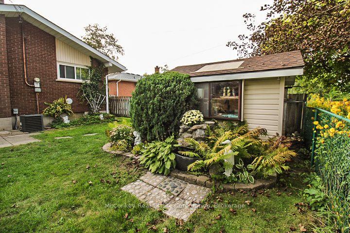 Photo 11 of 492 Robert Road, Peterborough, Otonabee Ward 1 — HOMEH