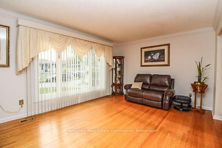Photo 17 of 492 Robert Road, Peterborough, Otonabee Ward 1 — HOMEH