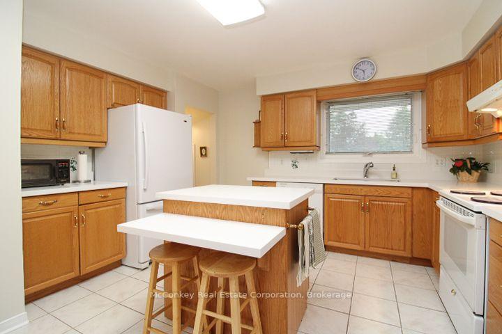 Photo 23 of 492 Robert Road, Peterborough, Otonabee Ward 1 — HOMEH