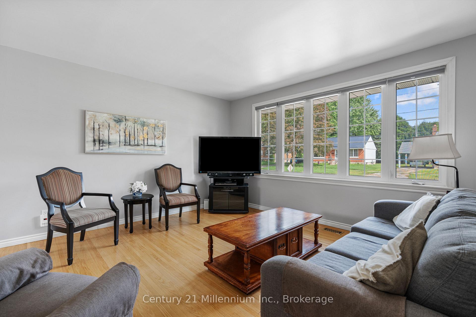 Photo 10 of 466 7th Avenue E, Owen Sound — HOMEH