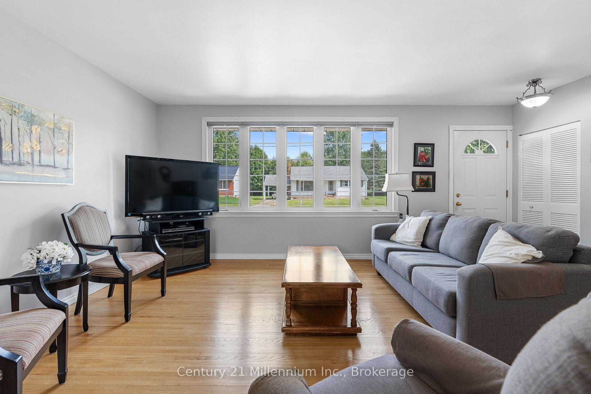 Photo 12 of 466 7th Avenue E, Owen Sound — HOMEH