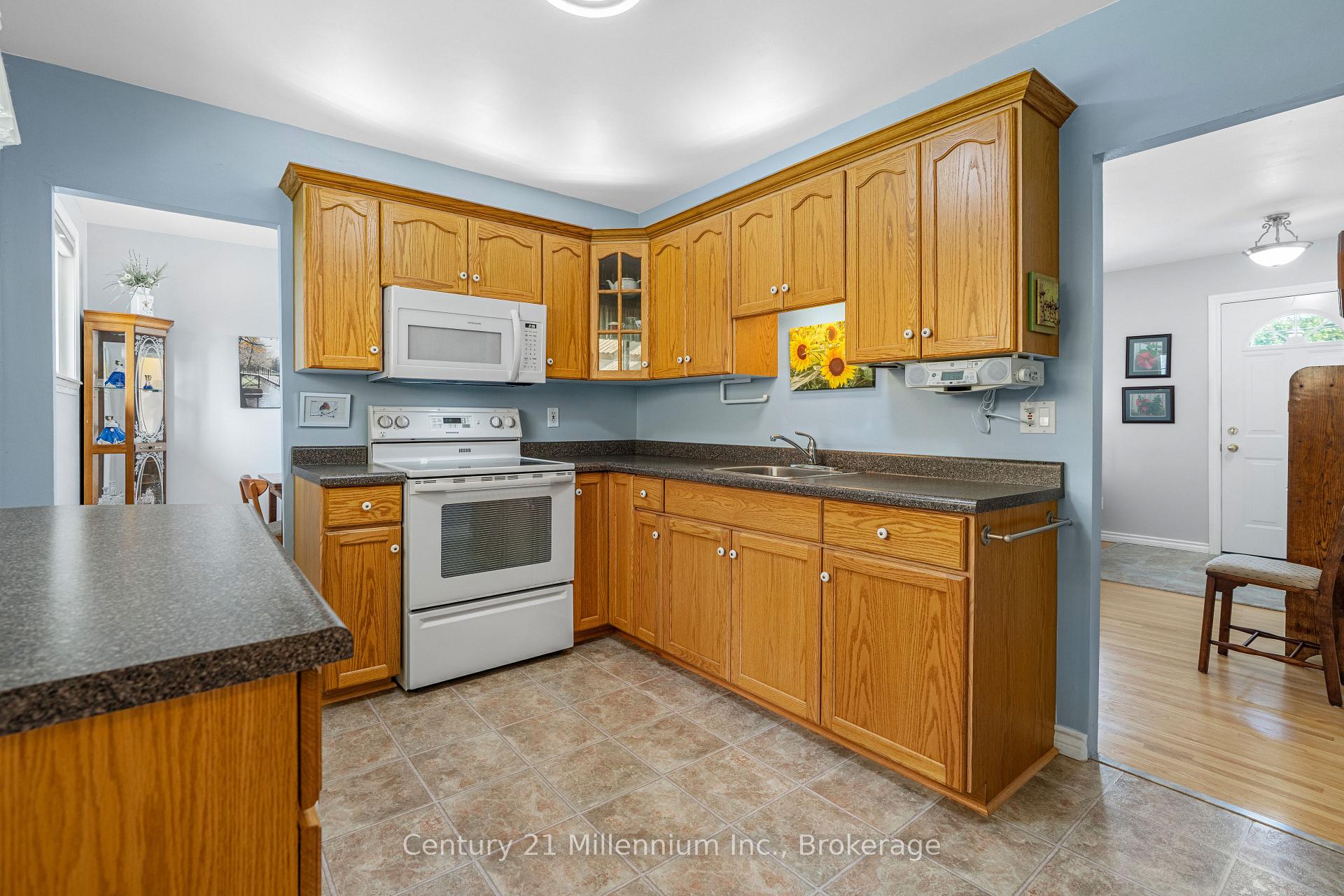 Photo 15 of 466 7th Avenue E, Owen Sound — HOMEH