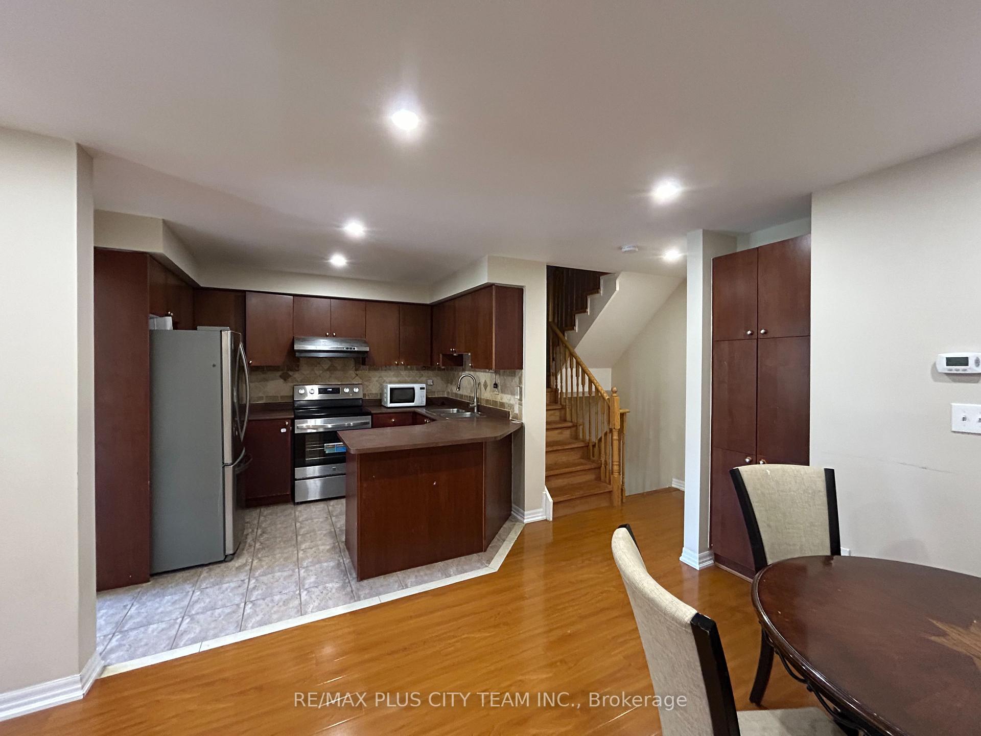 Photo 5 of 10 Cullcastle Street W, Ajax, South West — HOMEH