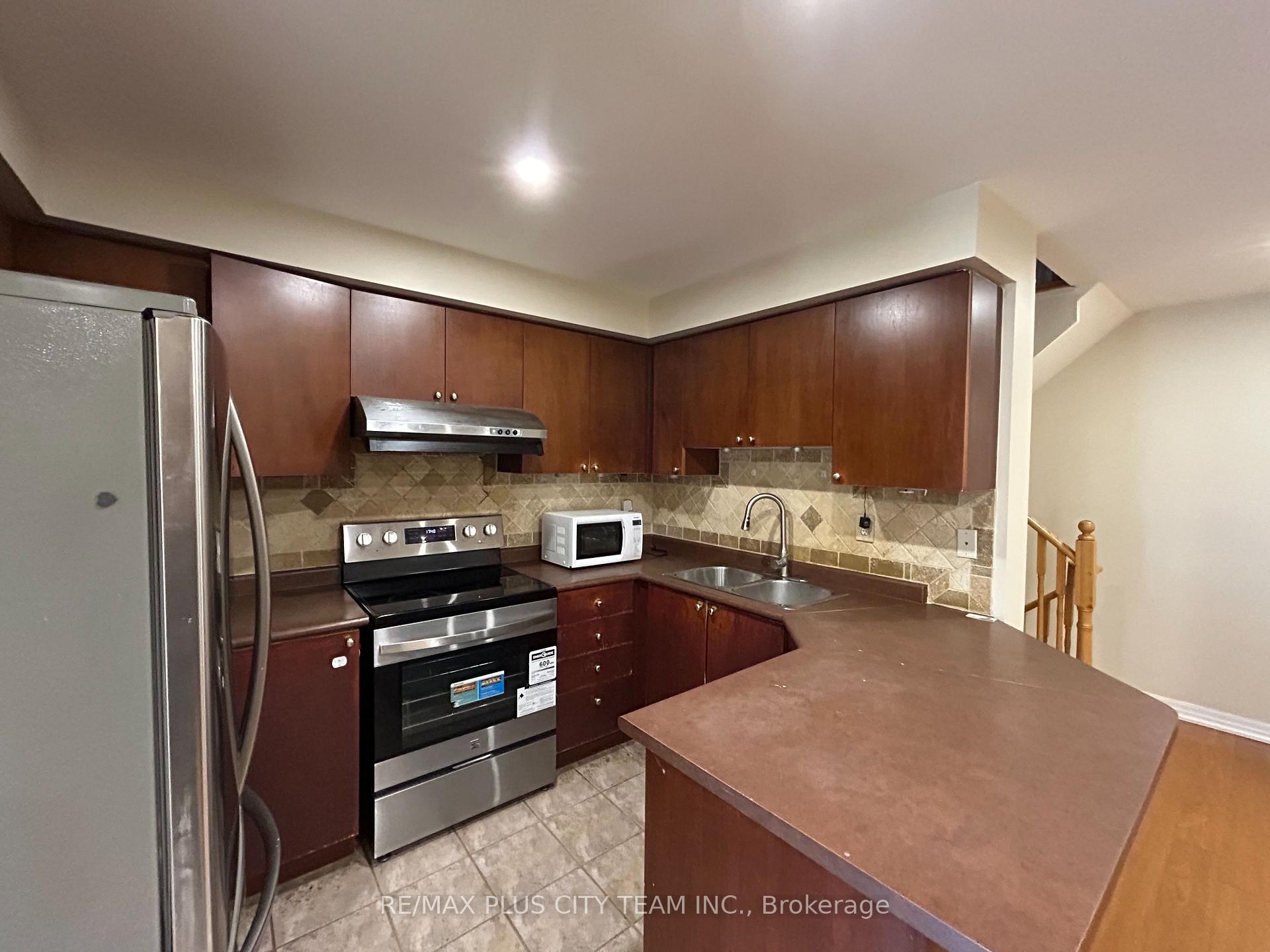 Photo 6 of 10 Cullcastle Street W, Ajax, South West — HOMEH