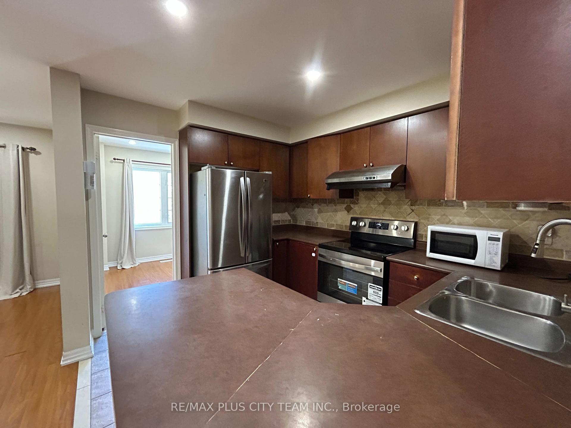 Photo 7 of 10 Cullcastle Street W, Ajax, South West — HOMEH