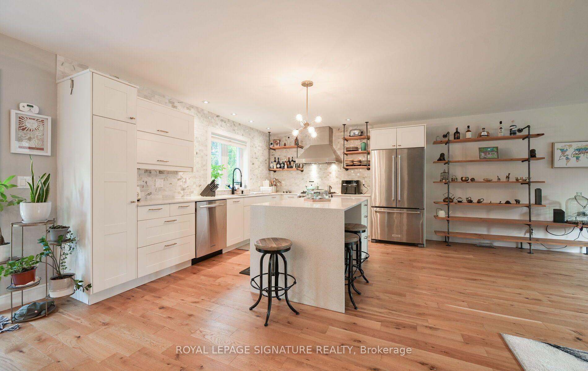 Photo 16 of 903 Johnathan Drive, Mississauga, Lakeview — HOMEH