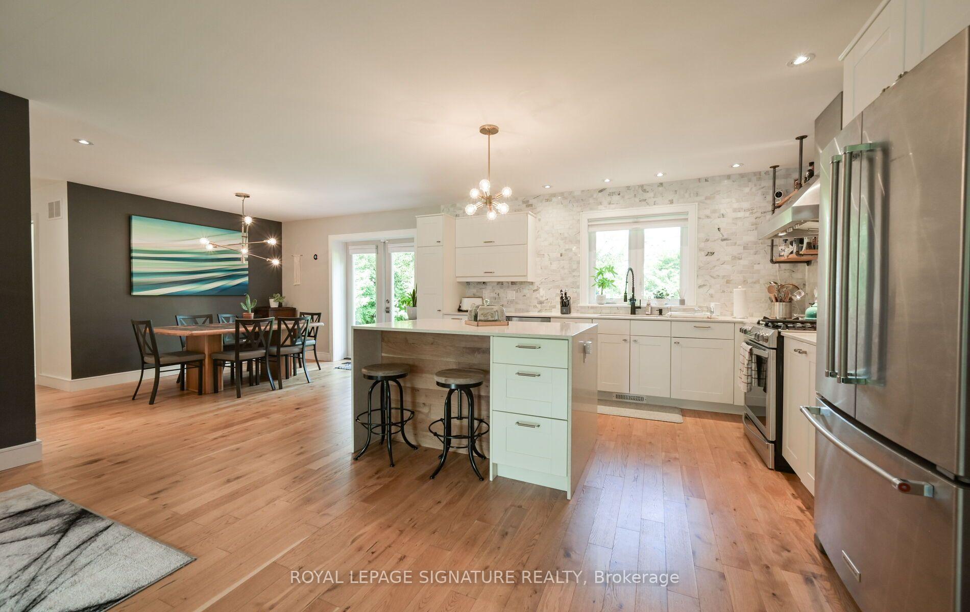 Photo 18 of 903 Johnathan Drive, Mississauga, Lakeview — HOMEH