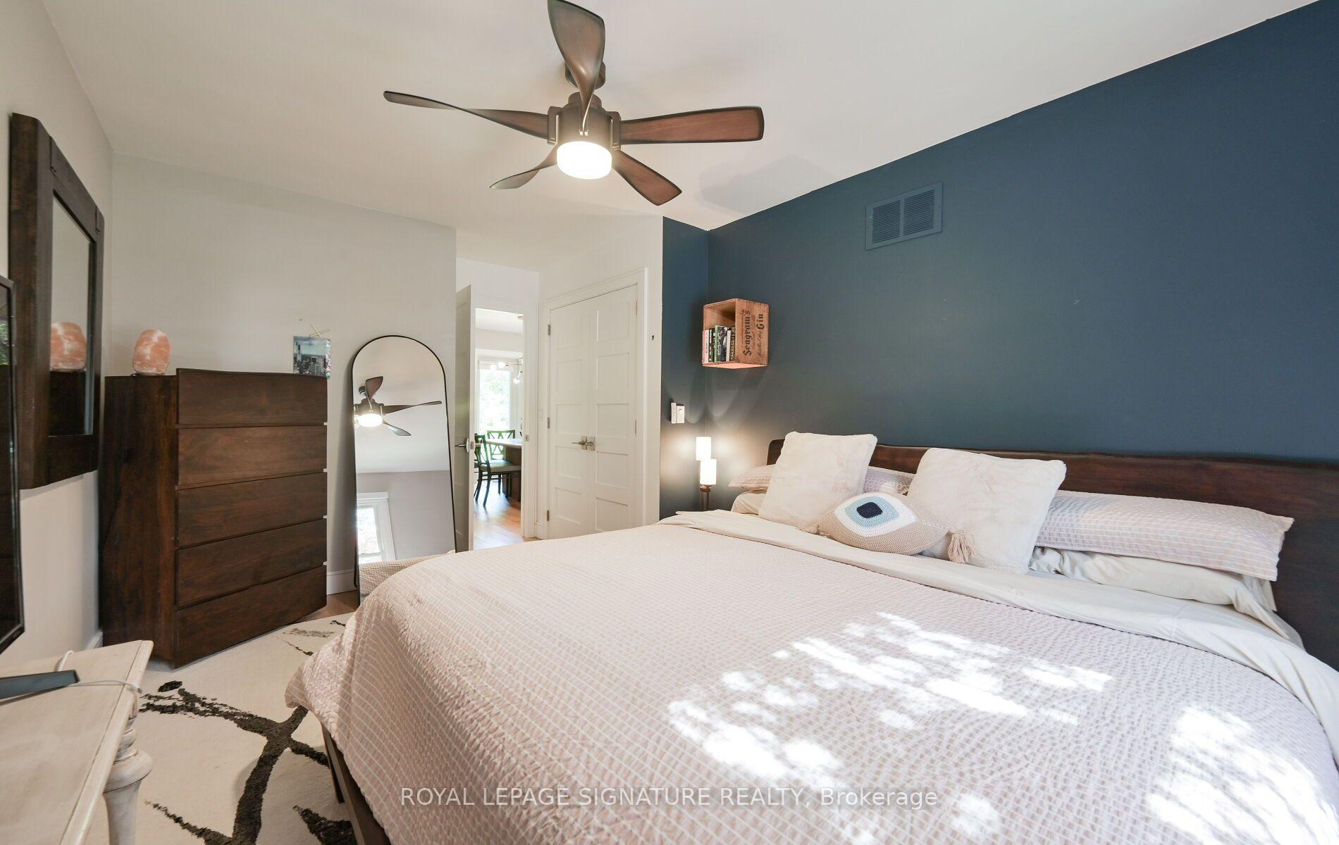 Photo 25 of 903 Johnathan Drive, Mississauga, Lakeview — HOMEH