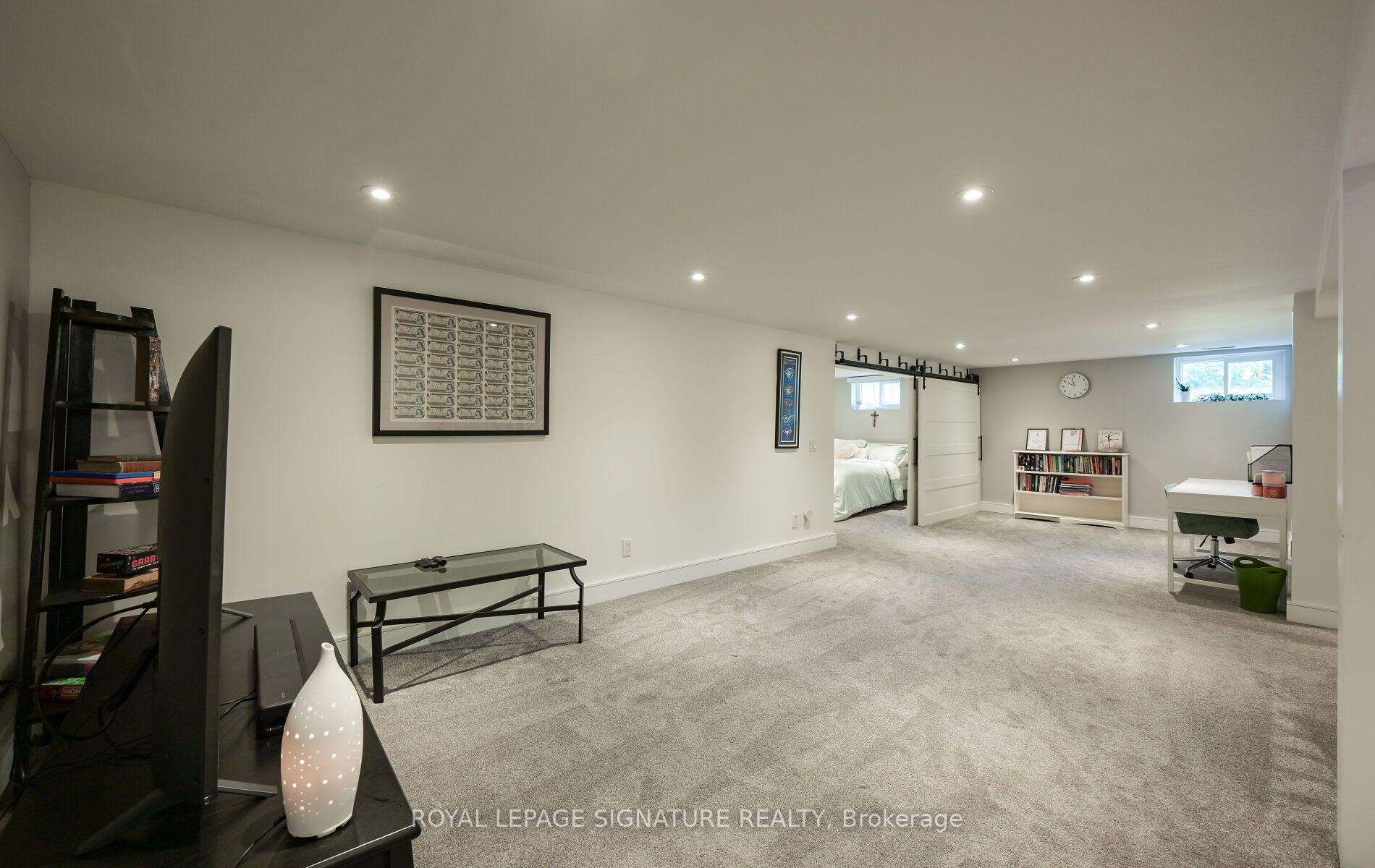 Photo 33 of 903 Johnathan Drive, Mississauga, Lakeview — HOMEH