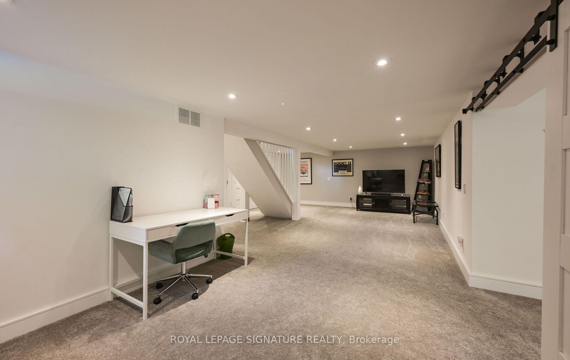 Photo 35 of 903 Johnathan Drive, Mississauga, Lakeview — HOMEH