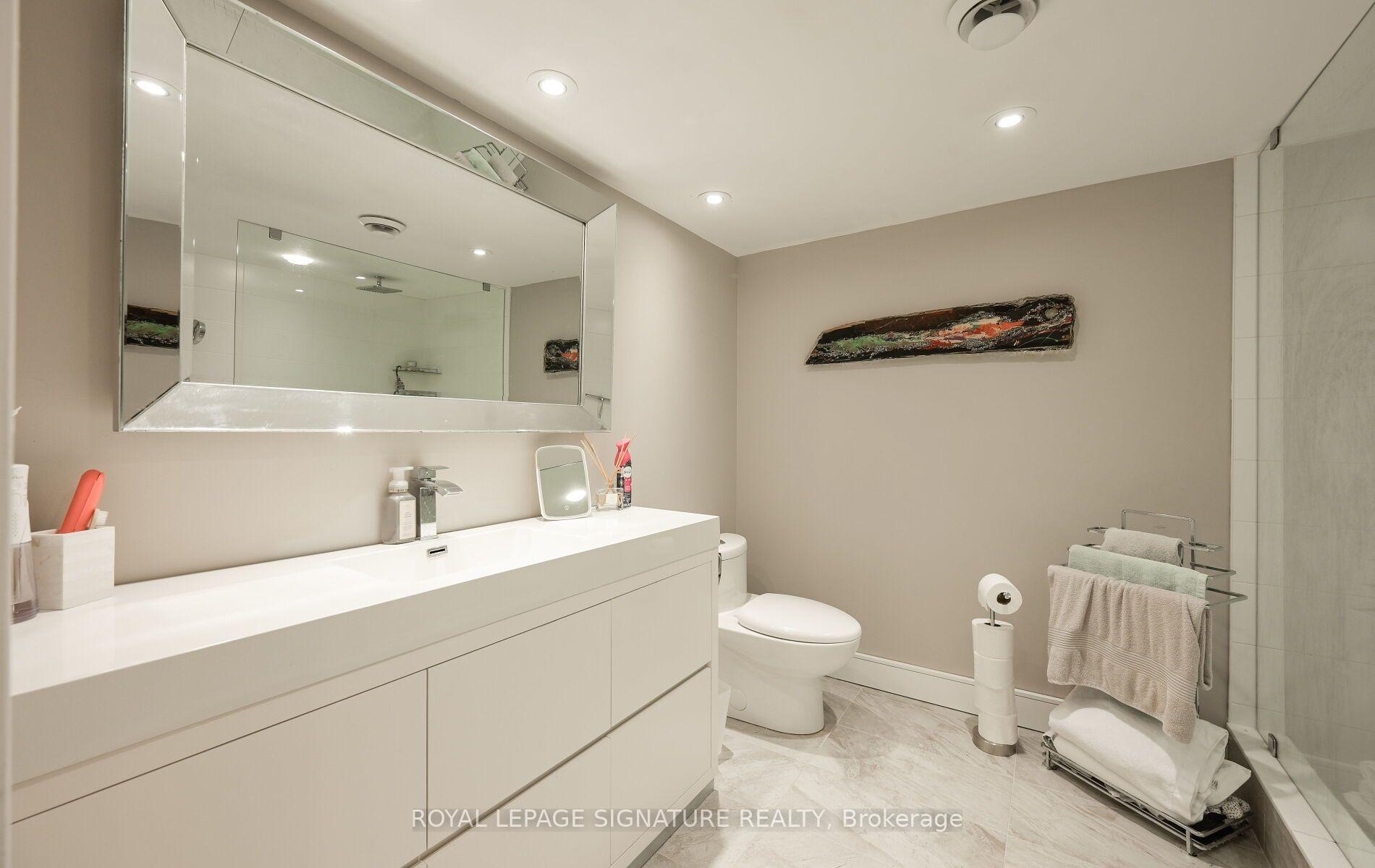 Photo 41 of 903 Johnathan Drive, Mississauga, Lakeview — HOMEH