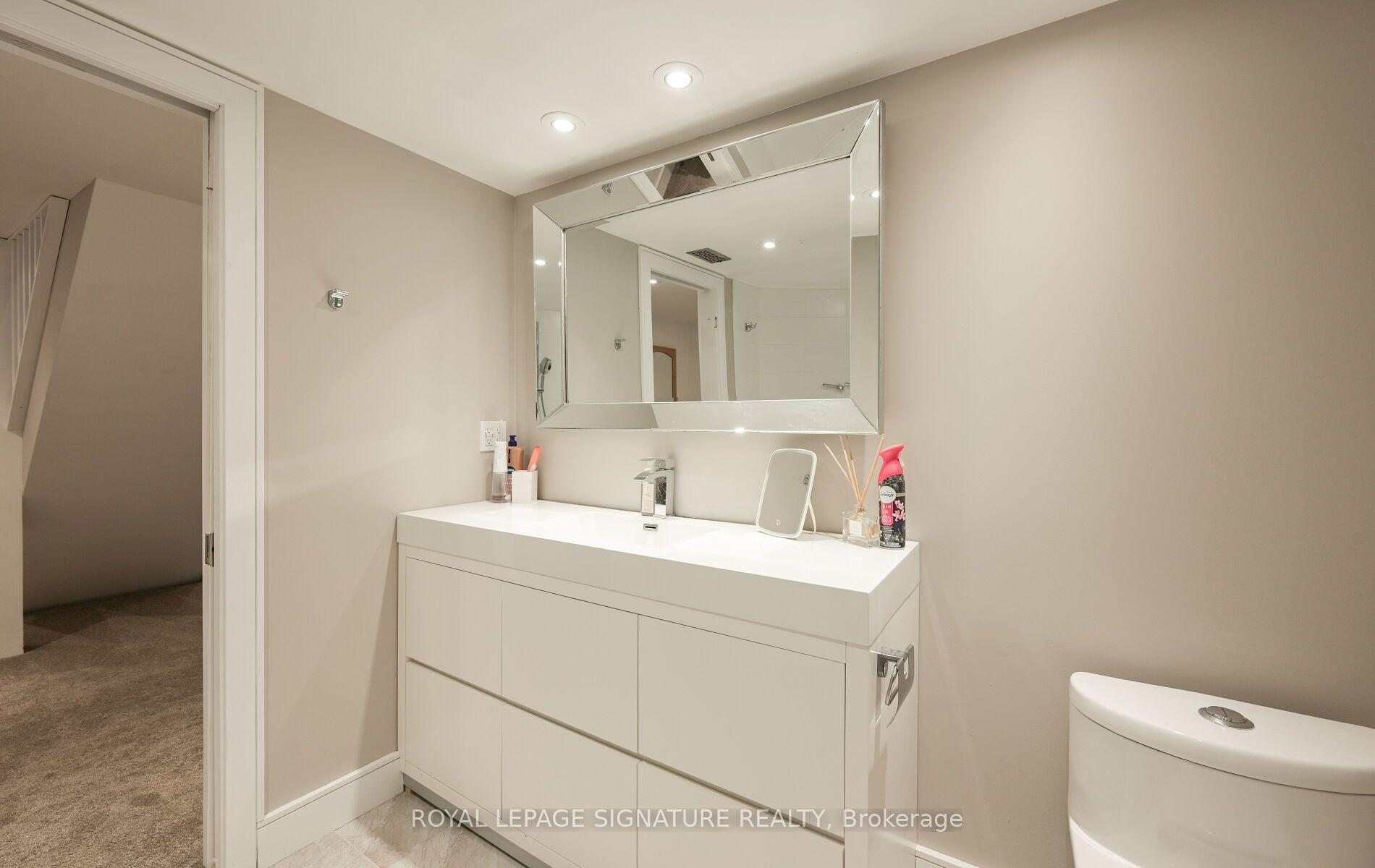 Photo 42 of 903 Johnathan Drive, Mississauga, Lakeview — HOMEH